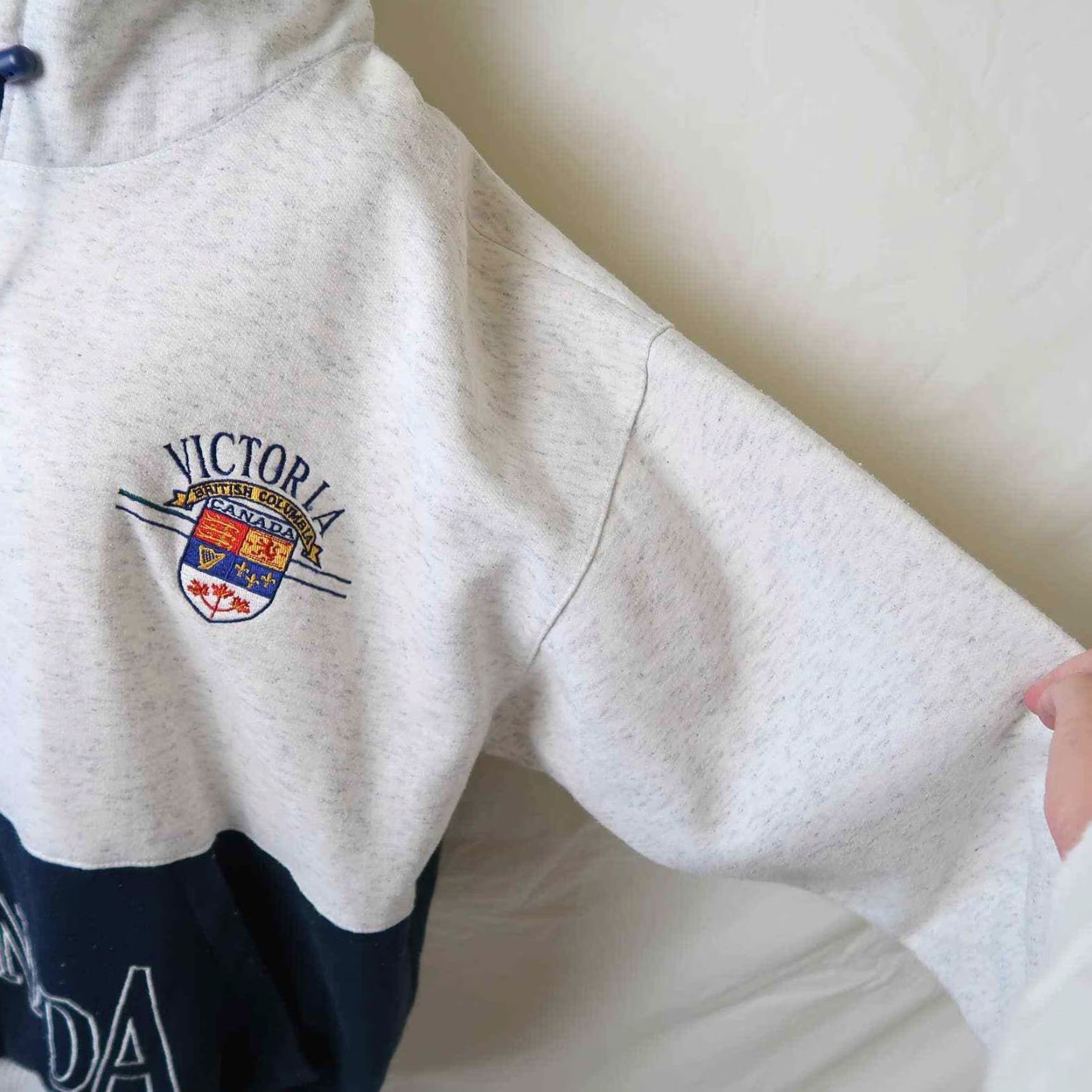 Vintage Vintage 90s Cityscape Heather Grey Canada Hooded Sweatshirt XL User: Vintage 90s Cityscape Heather Grey Canada Hooded Sweatshirt XL Size XL / US 12-14 / IT 48-50 - 5 Thumbnail