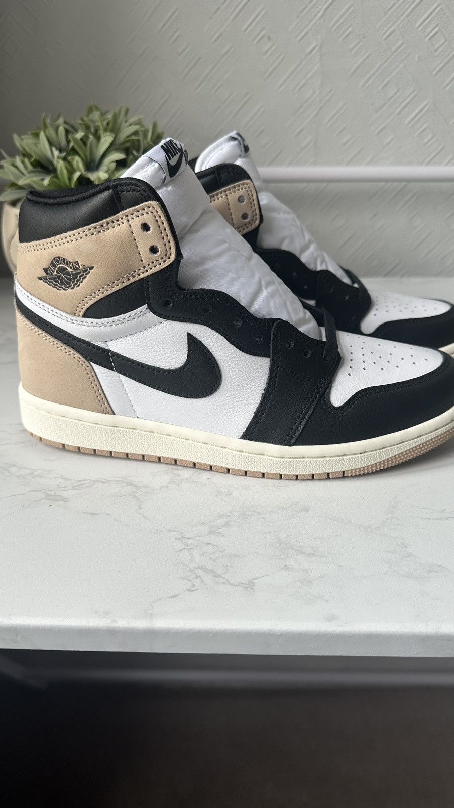 Jordan Brand × Nike Nike Air Jordan 1 High Latte - W Size UK 5 / US 7.5 - DS Size US 7.5 / IT 37.5 - 6 Thumbnail