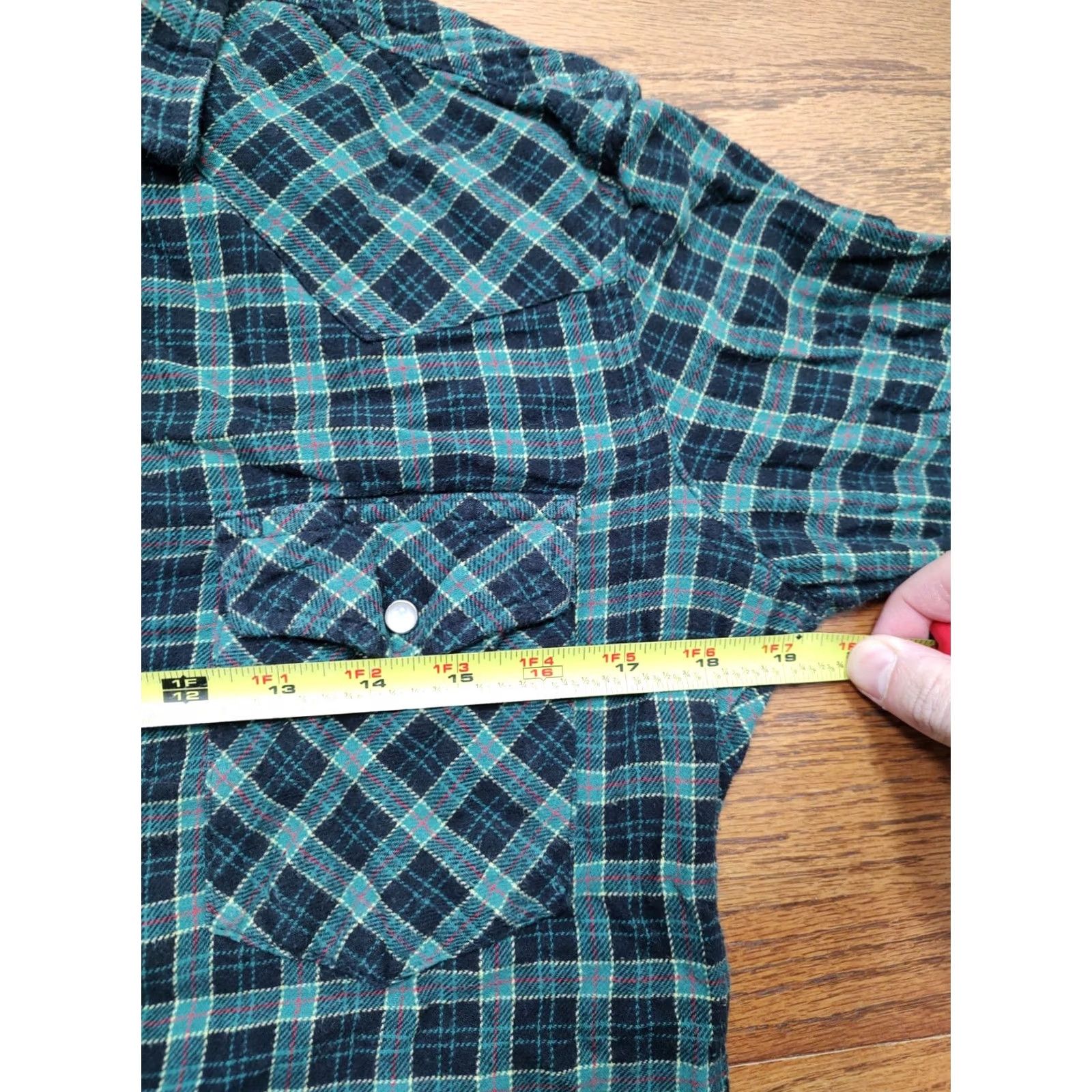 Wrangler VINTAGE Wrangler Shirt Mens S Green Plaid Flannel Pearl Snap Western Cowboy 90s Boys? No—Mens. Size US S / EU 44-46 / 1 - 7 Thumbnail