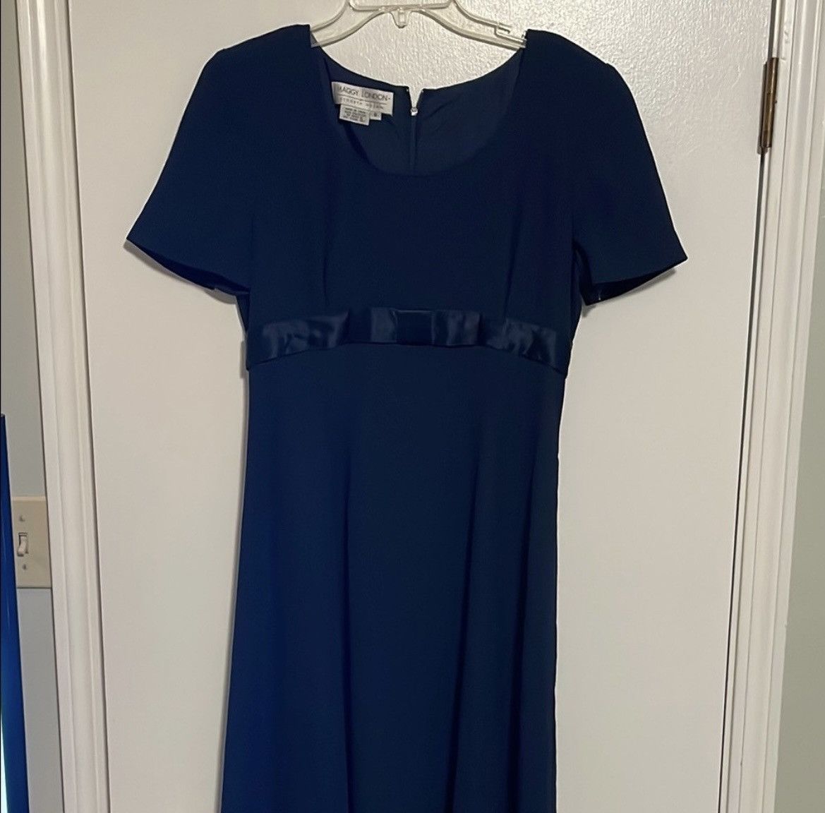 MAGGY LONDON Maggy London Blue Maxi Dress Size M / US 6-8 / IT 42-44 - 1 Thumbnail