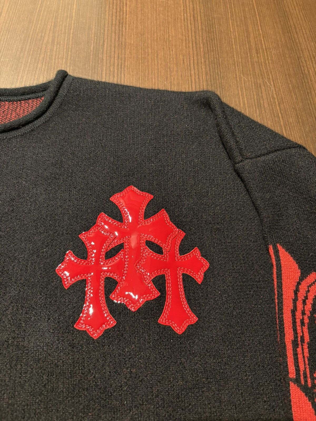 クロムハーツCashmere Fleur Cross leather Patch Chrome Hearts cashmere sweater Red Cross fleur leather patch