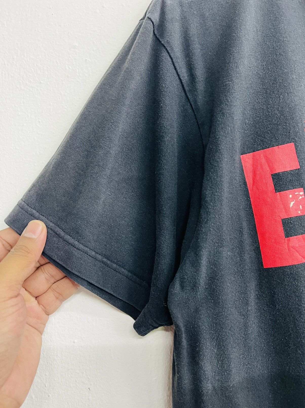 Universal Studios × Vintage Vintage Y2K Elmo Sesame Workshop Tee Size US L / EU 52-54 / 3 - 5 Thumbnail