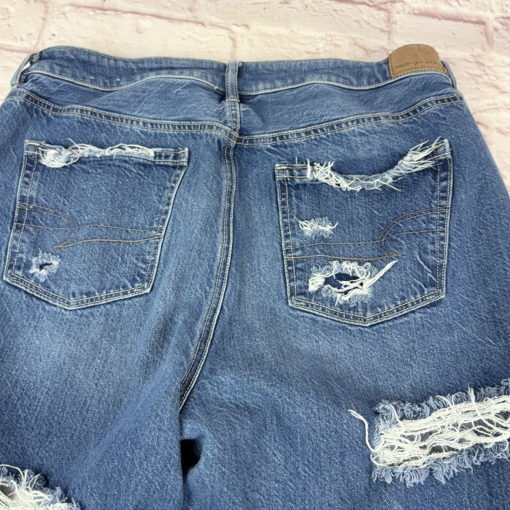 American Eagle Outfitters American Eagle Jeans Womens 14 X-Short Blue Mom Jean Distressed Ripped Cropped Size 36" / US 14 / IT 50 - 6 Thumbnail