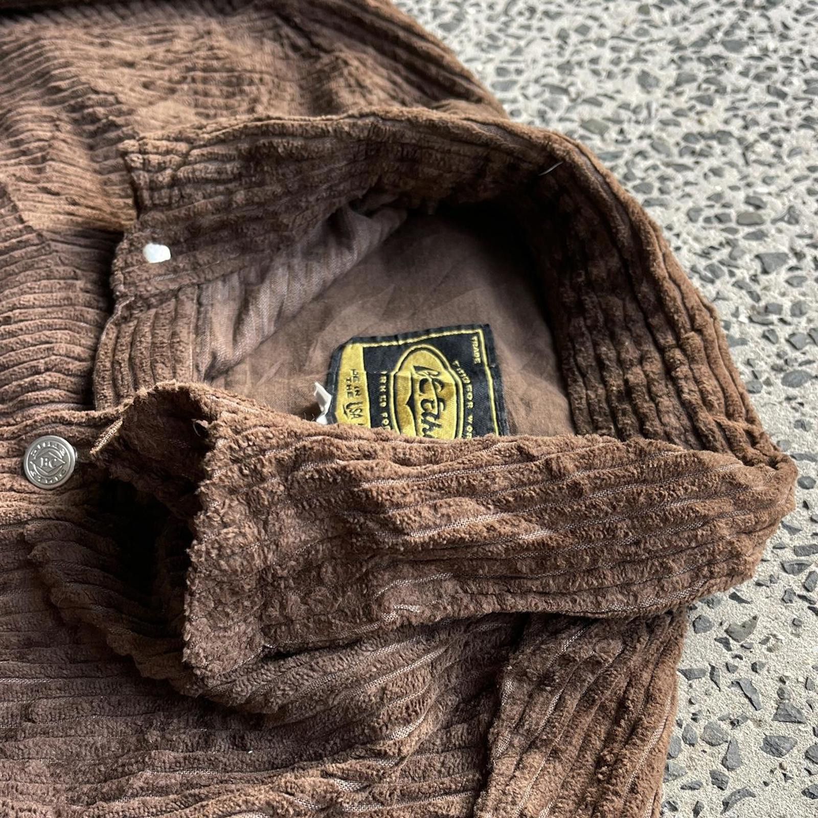 Other Brown corduroy button-up shirt 👔 Size US XL / EU 56 / 4 - 6 Thumbnail