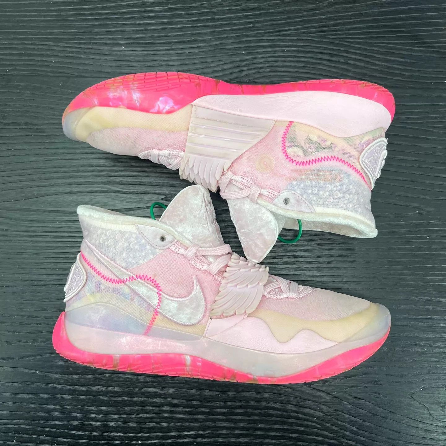 Nike Nike KD 12 Breast Cancer 44 Original Box Size US 11 / EU 44 - 3 Thumbnail