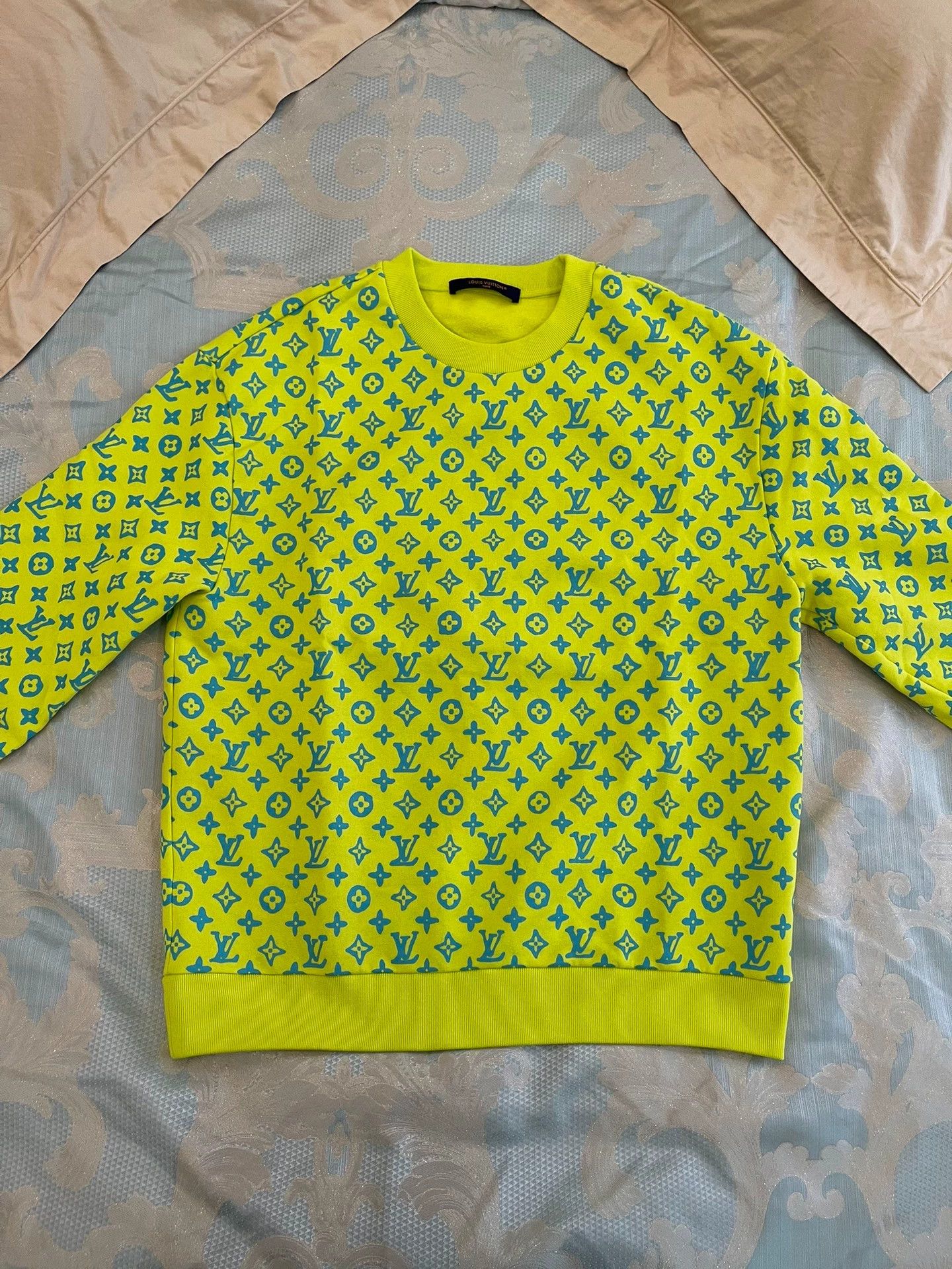 Louis Vuitton LV new full logo hoodie M neon yellow blue logo Size M / US 6-8 / IT 42-44 - 1 Thumbnail