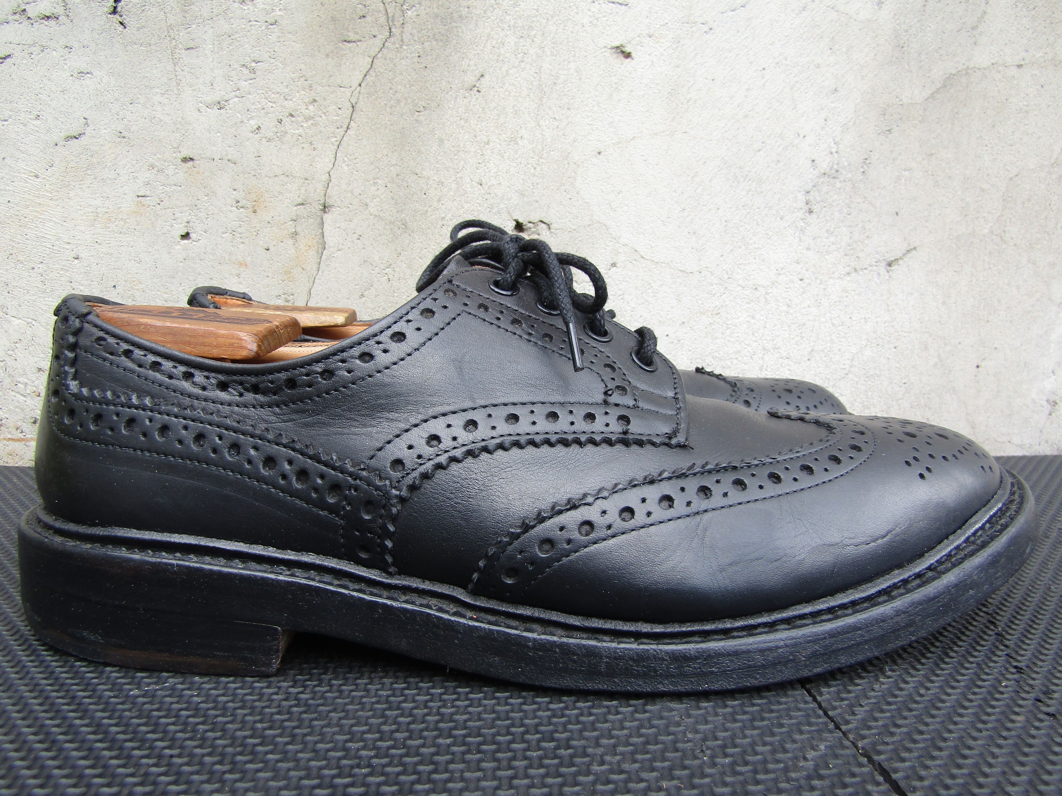 Tricker's Trickers Keswick Black Leather Derby Brogue Size US 9 / EU 42 - 5 Thumbnail