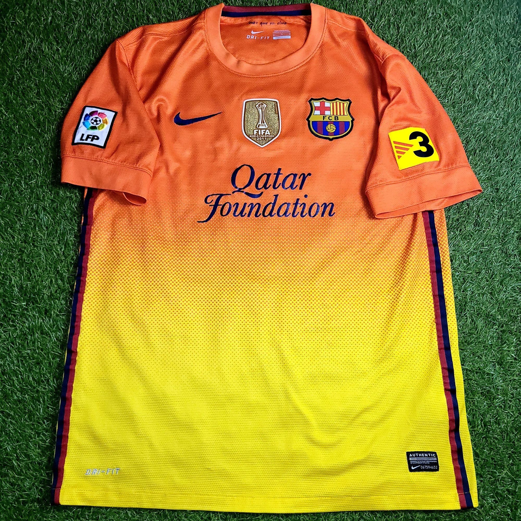 Nike Puyol Barcelona 2012 2013 Away Soccer Jersey Shirt M Size US M / EU 48-50 / 2 - 2 Thumbnail