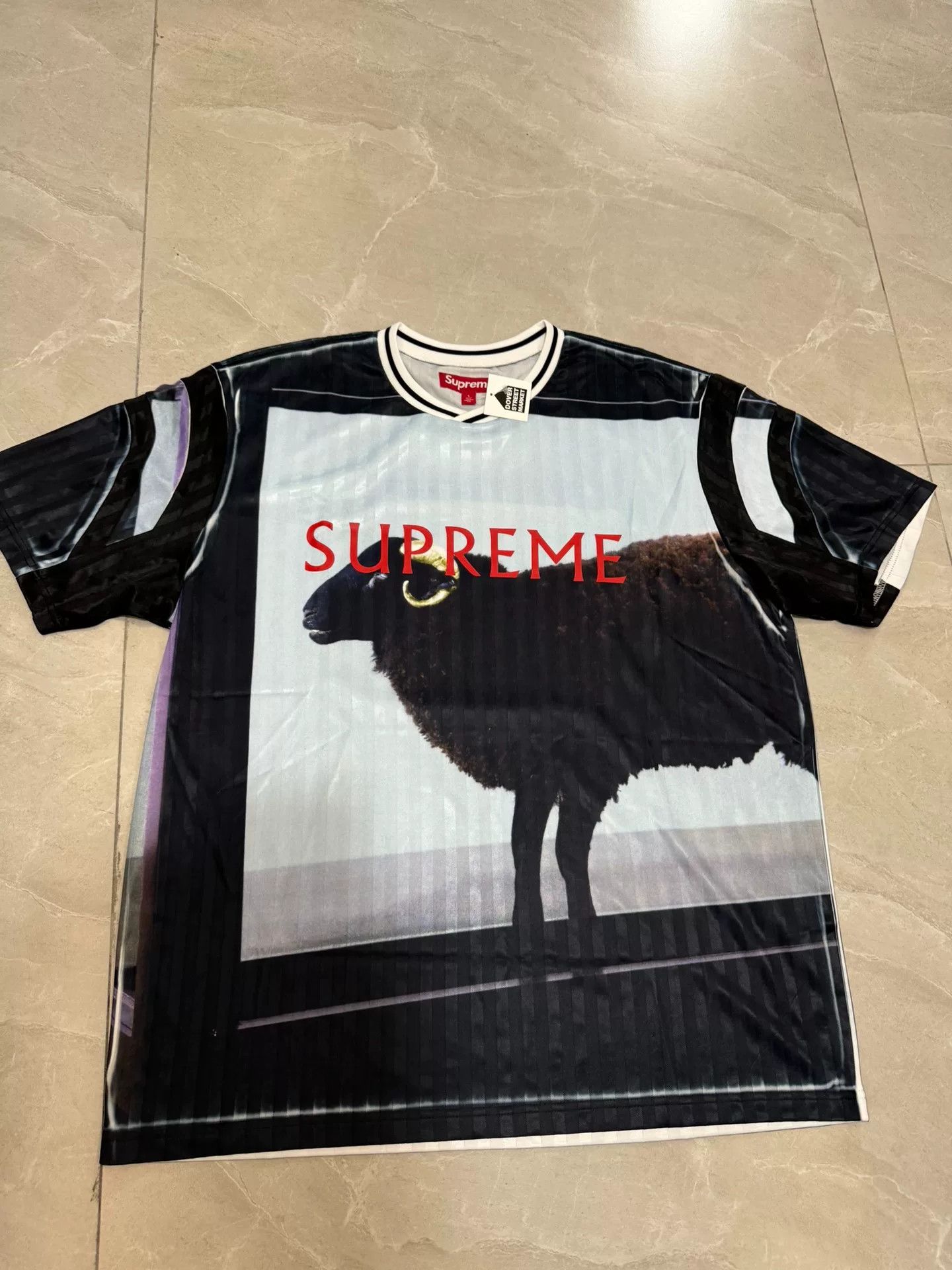 Damien Hirst × Supreme Supreme x Damien Hurst jersey | Grailed