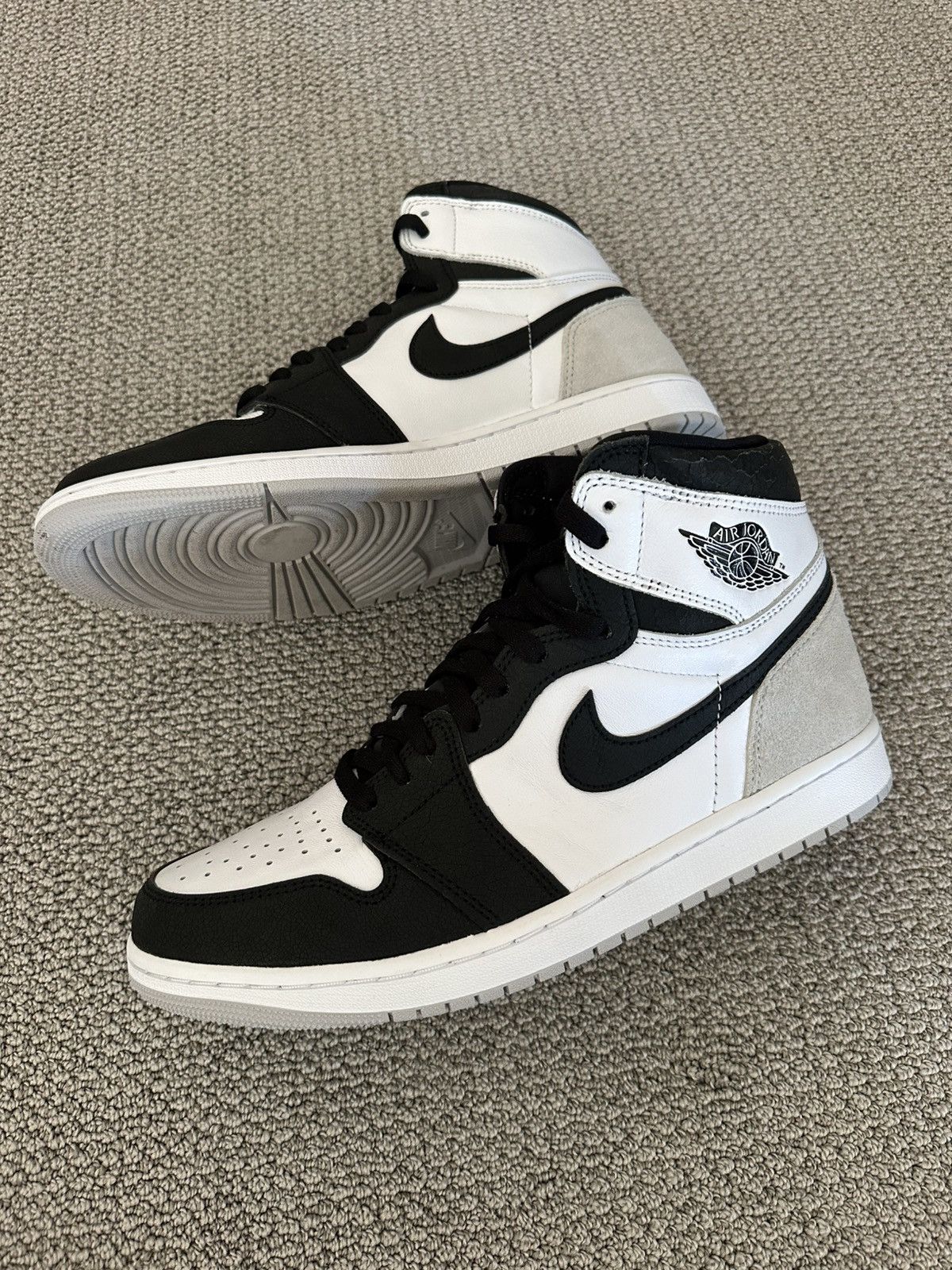 Nike Jordan 1 Bleached Coral Size US 11 / EU 44 - 1 Thumbnail