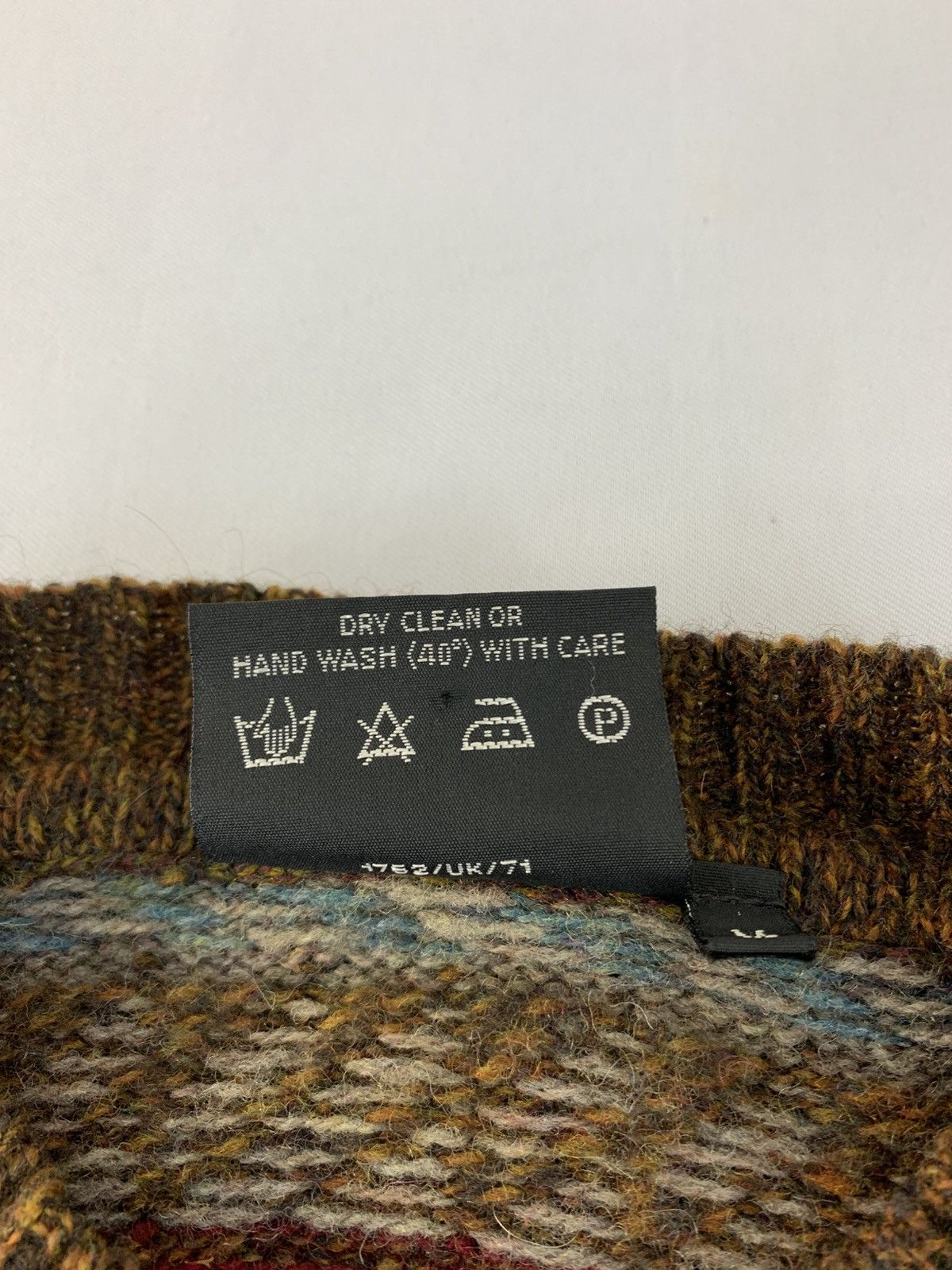 Vintage 90s Eskimo Knitwear Sweater Crewneck Full Wool Pullover Size S / US 4 / IT 40 - 5 Thumbnail