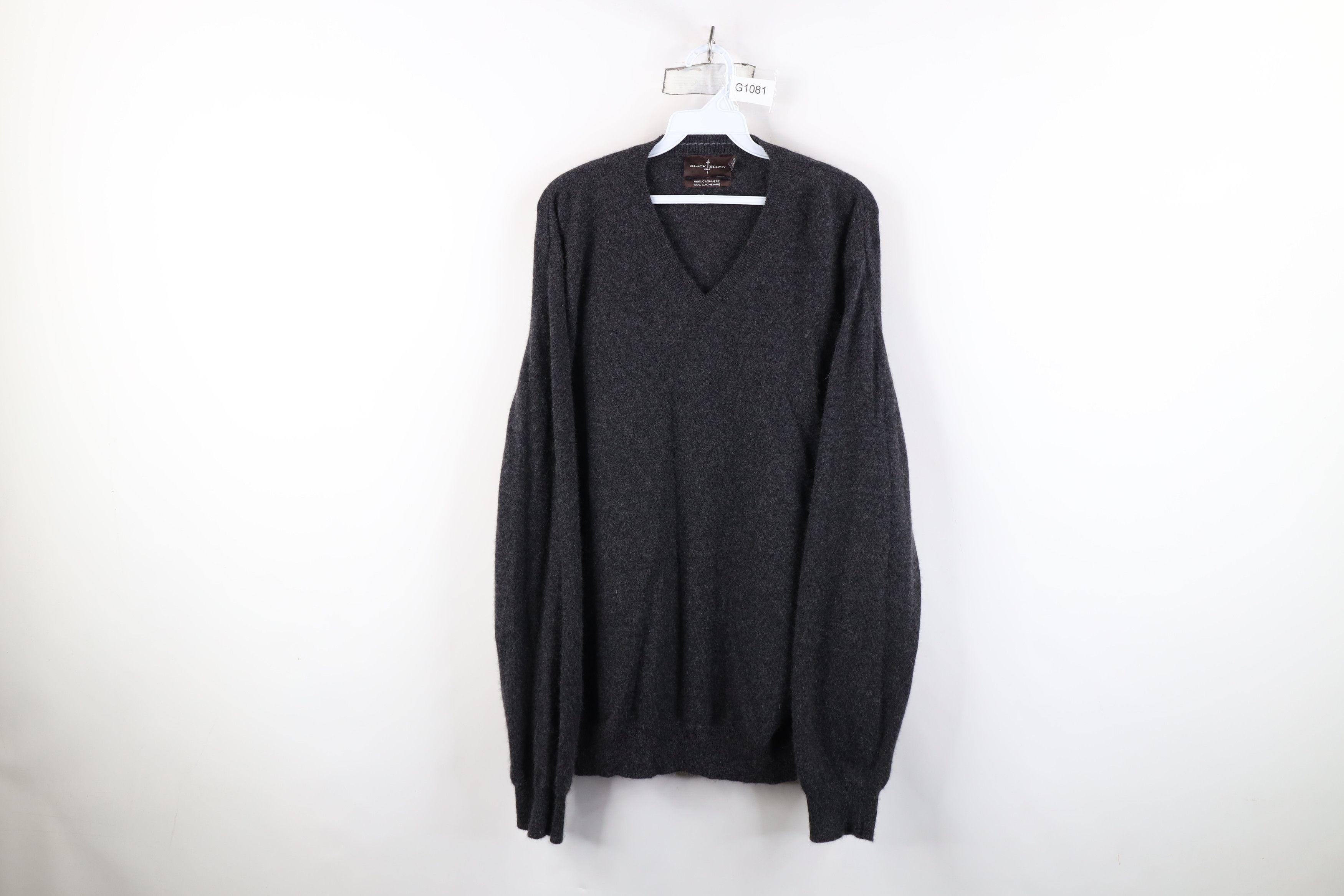 Vintage Streetwear Soft Cashmere Knit V-Neck Sweater Charcoal Gray Size US XL / EU 56 / 4 - 1 Thumbnail