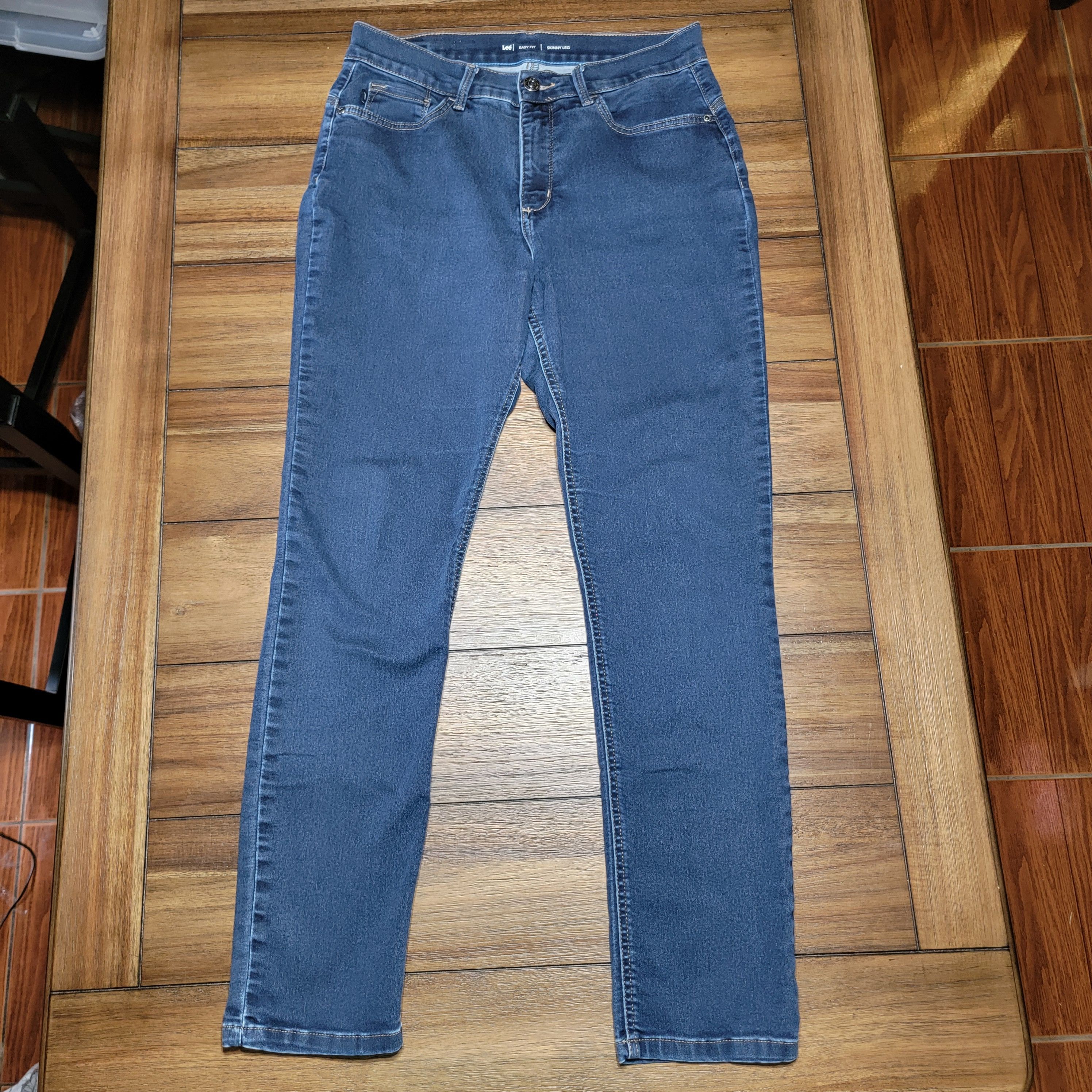 Lee Lee Easy Fit Denim Jeans Skinny Leg - Size 12 Medium Size 31" - 1 Thumbnail