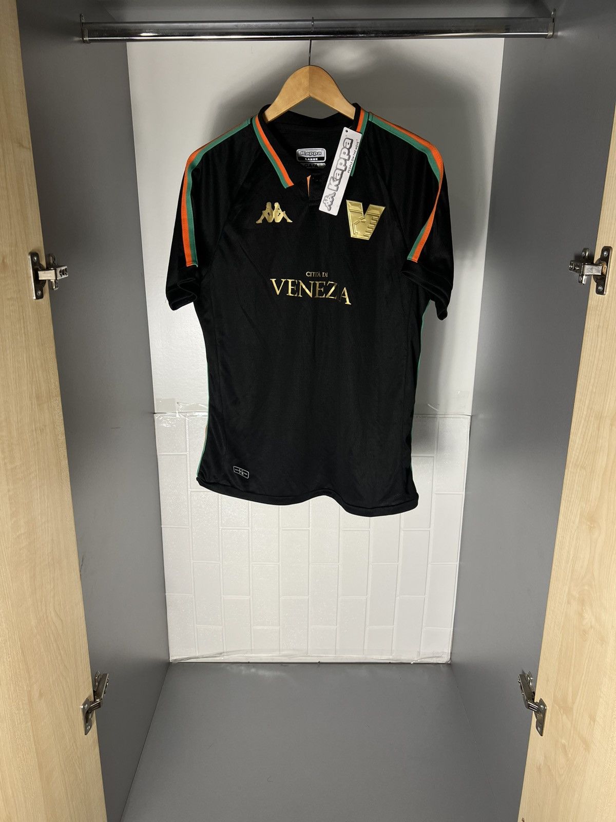 Kappa VINTAGE KAPPA FC VENEZIA ITALY SOCCER JERSEY RETRO Y2K 90s Size US L / EU 52-54 / 3 - 4 Thumbnail
