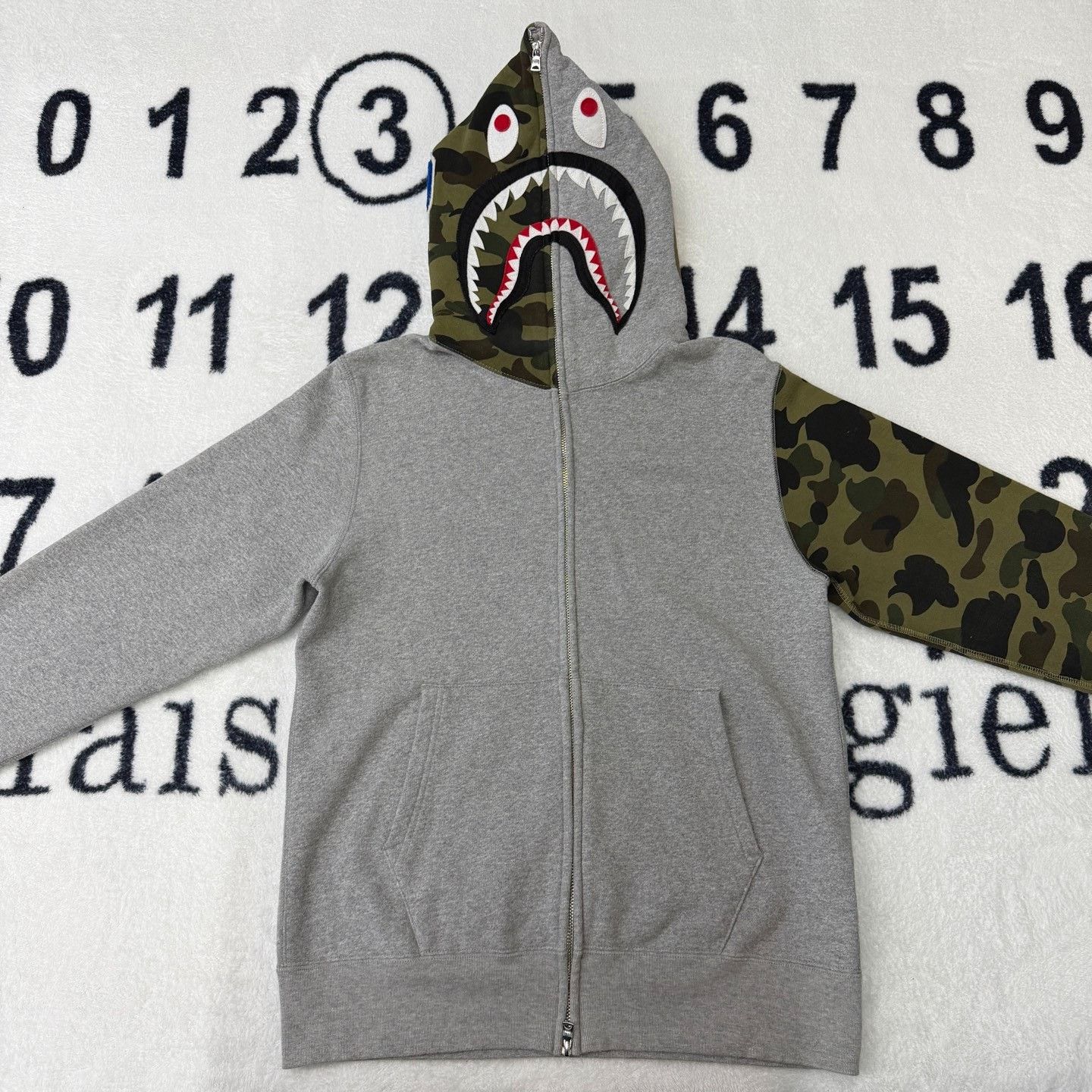Bape BAPE Gray Camo Shark Zip Hoodie Size US M / EU 48-50 / 2 - 1 Thumbnail