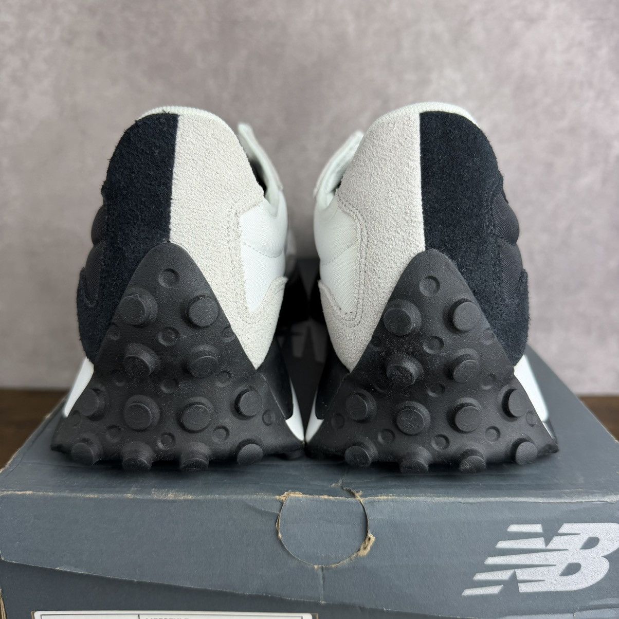 New Balance NEW New Balance 327 NB Collective Black Grey Sz 11 MS237BW1 Size US 11 / EU 44 - 6 Thumbnail