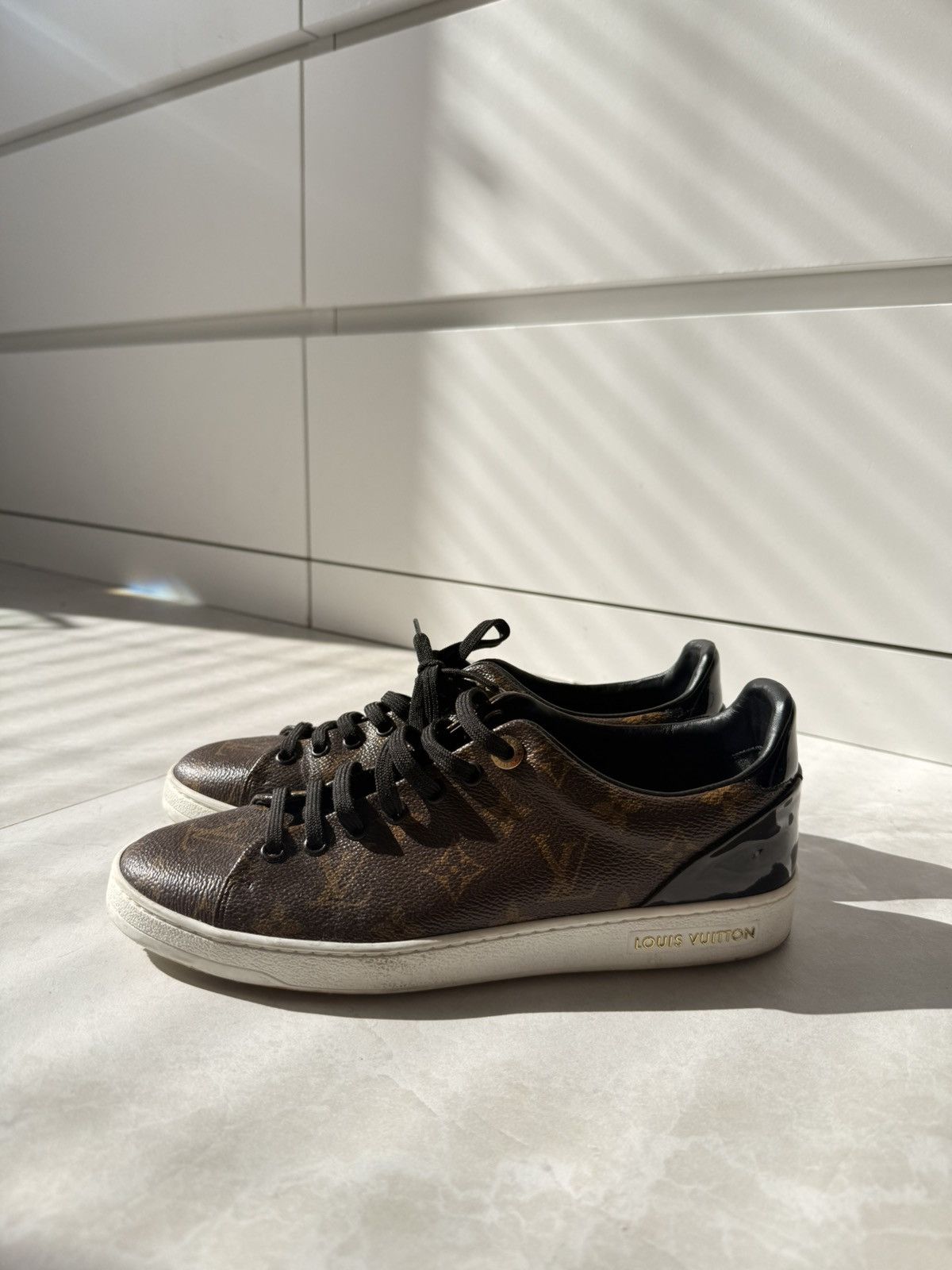 Louis Vuitton Louis Vuitton Frontrow Sneaker Size US 9 / IT 39 - 2 Thumbnail