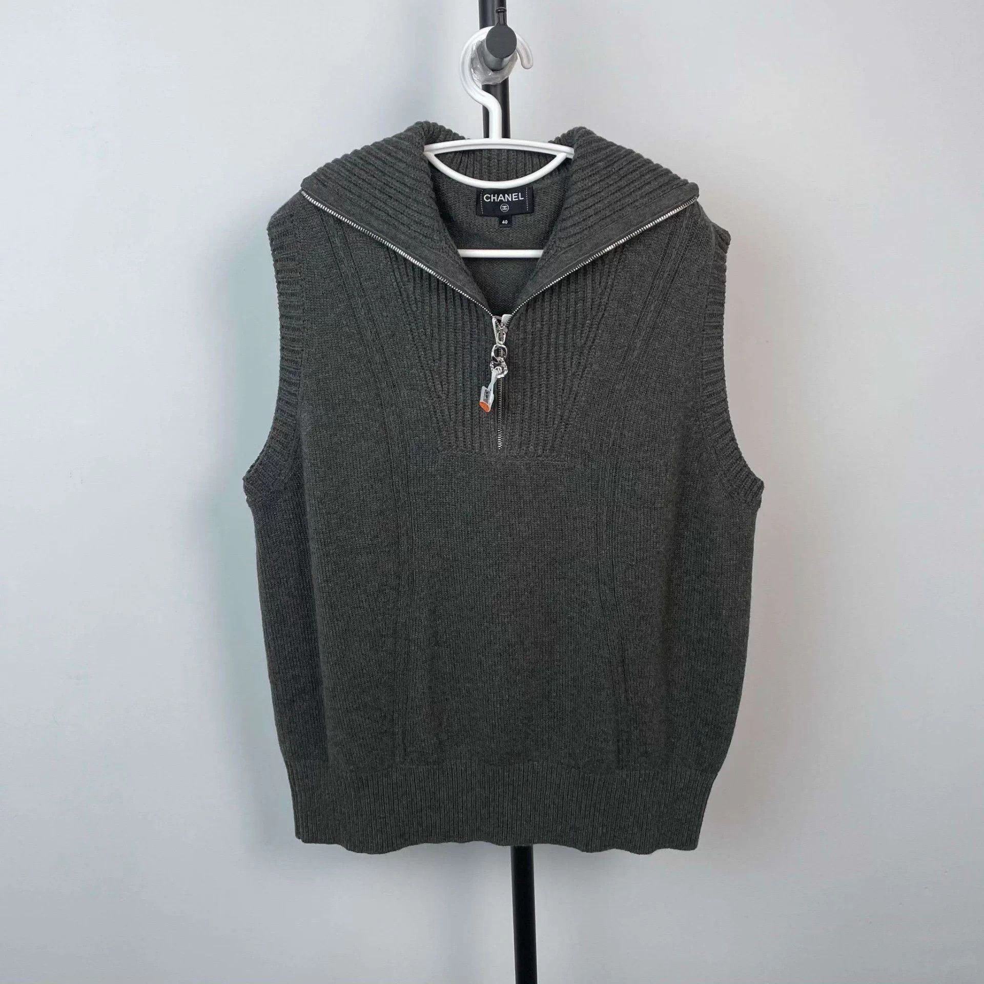 Chanel Convertible Collar Zip Knit Vest 40 24A