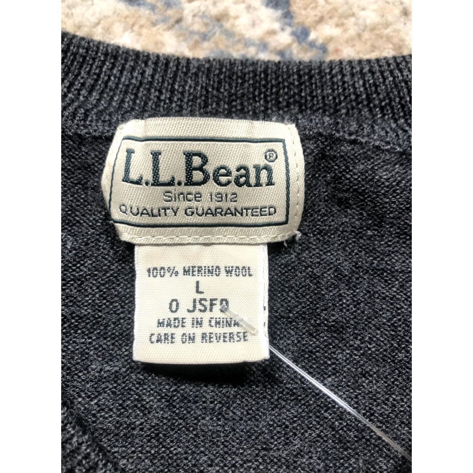 Vintage VINTAGE L.L.Bean Sweater Mens L Gray 100% Merino Wool V-Neck Pullover Knit Trim Size US L / EU 52-54 / 3 - 7 Thumbnail