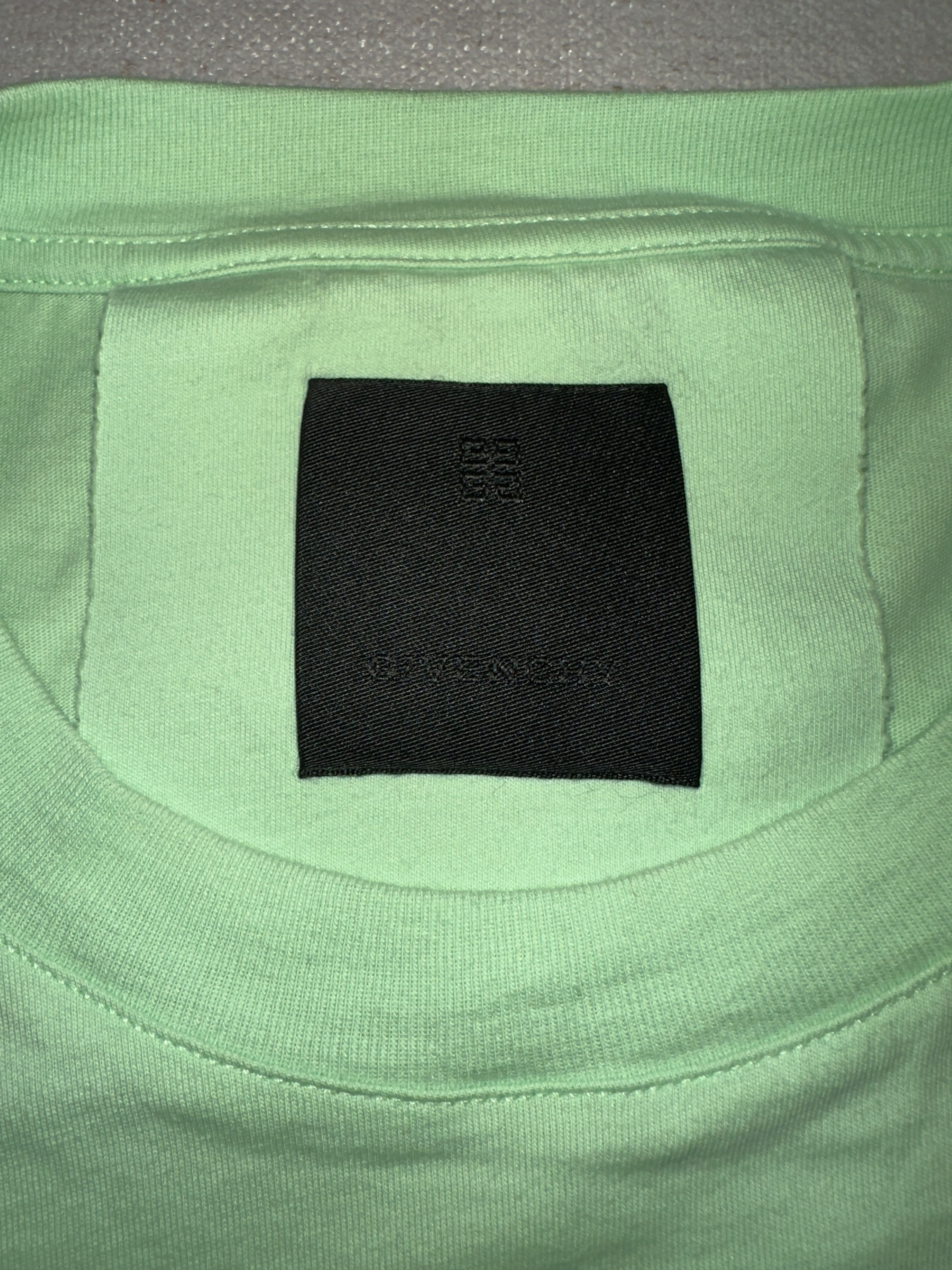 Givenchy Men's 4g Lock Slim Fit T-shirt In Bright Green Size US M / EU 48-50 / 2 - 3 Thumbnail
