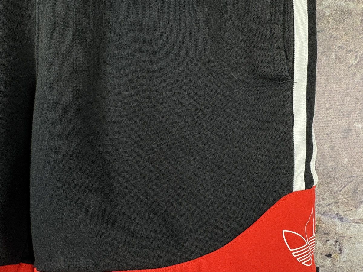 Adidas Adidas Originals Trefoil Black Red Athletic Shorts Size M Size US 34 / EU 50 - 4 Thumbnail