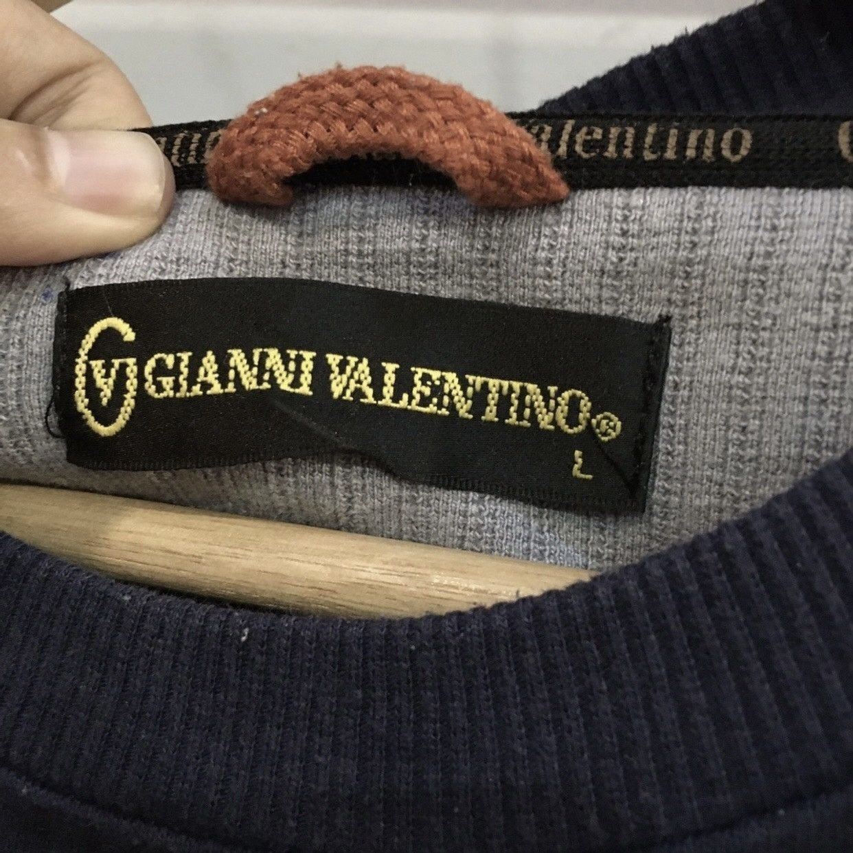 Valentino Vintage Gianni Valentino Casual logo 90s italy sweatshirts Size US L / EU 52-54 / 3 - 4 Thumbnail