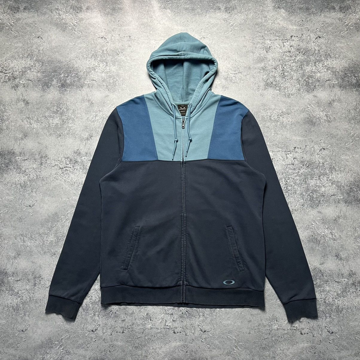 Oakley Vintage Oakley Blue Zip Hoodie Logo Streetwear Y2K Surf Size US M / EU 48-50 / 2 - 1 Thumbnail