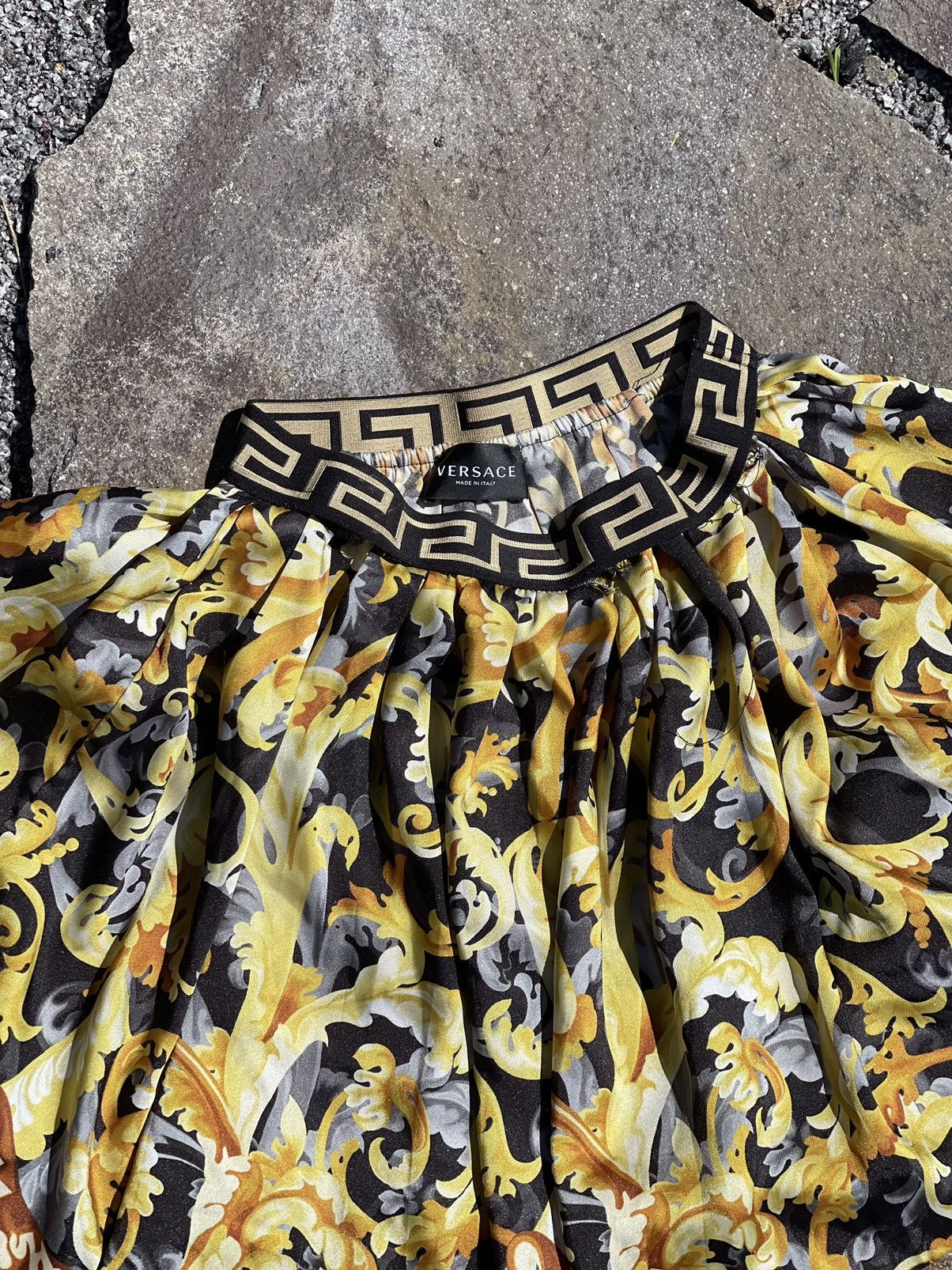 Versace Versace baroque style print mini skirt Size 25" / US 0 / IT 36 - 5 Thumbnail