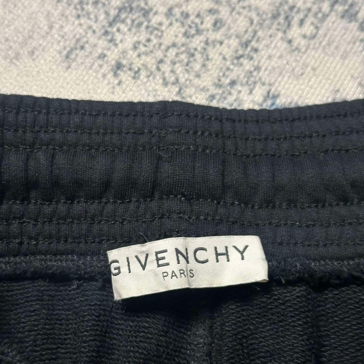 Givenchy GIVENCHY LOGO SHORT PANTS Size US 28 / EU 44 - 8 Thumbnail