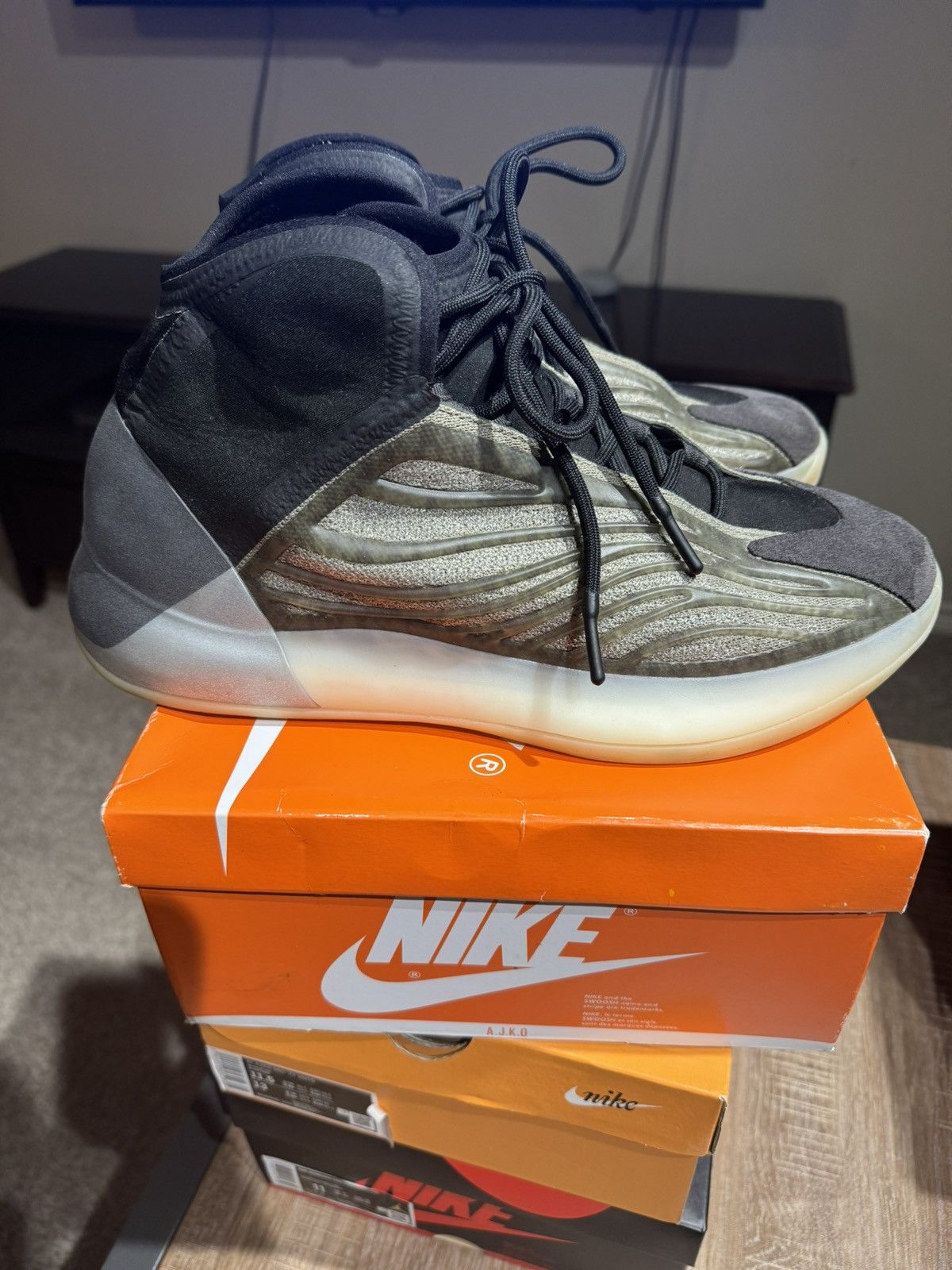 Adidas Yeezy Barium Size US 11.5 / EU 44-45 - 3 Thumbnail