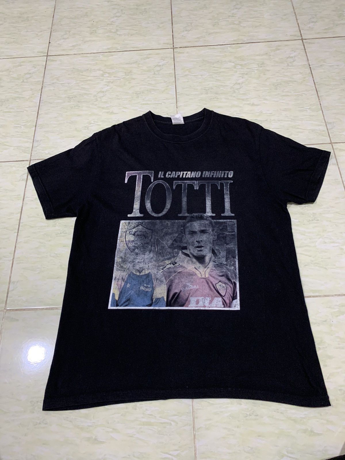 Other Y2K Russell il capitano infinito Totti Faded T Shirt Size US M / EU 48-50 / 2 - 4 Thumbnail