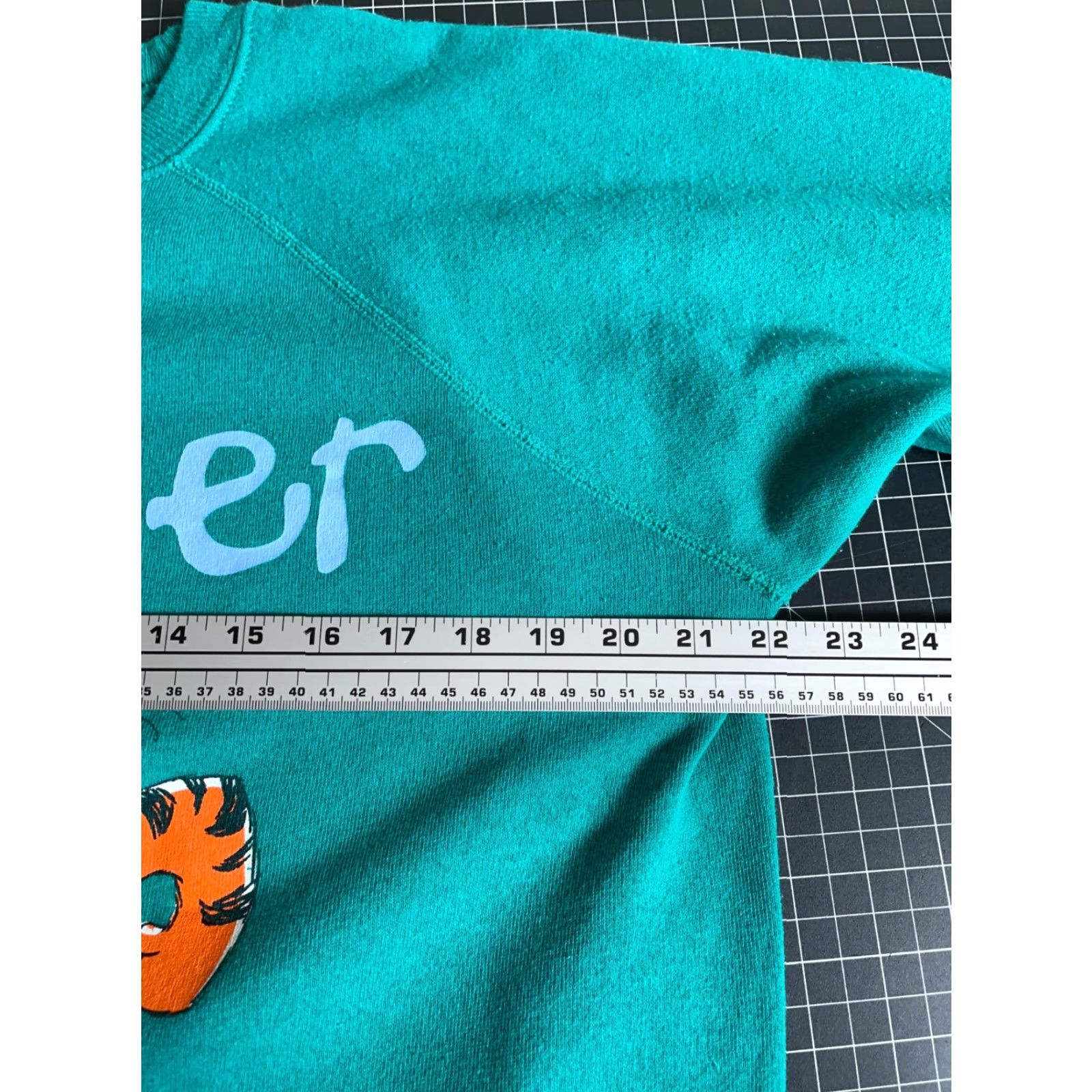 Disney VINTAGE Pooh 90s Winnie The Pooh Tigger Sweatshirt Raglan Sleeve Adult Large Green Crew Neck Pullover Cartoon Disney Women Size L / US 10 / IT 46 - 5 Thumbnail