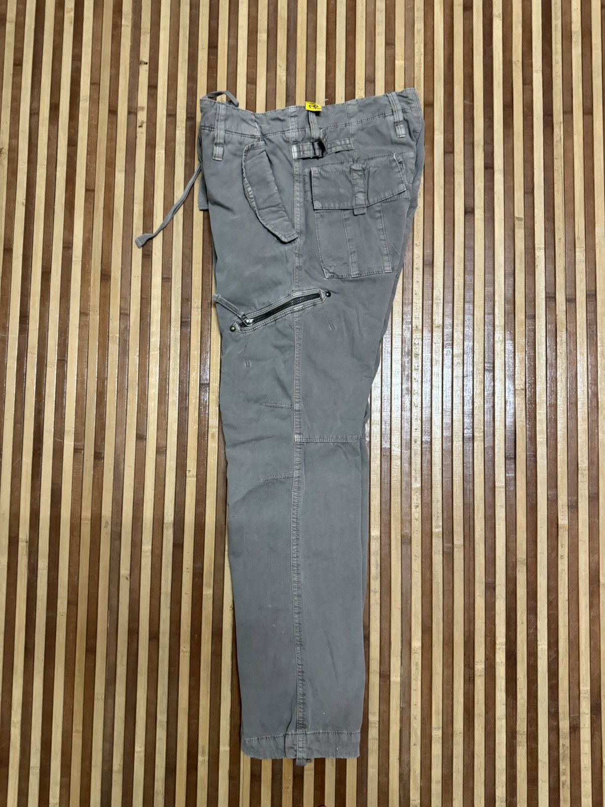 Uniqlo UNIQLO CARGO PANTS MULTIPOCKET / STREETWEAR Size US 31 - 10 Thumbnail