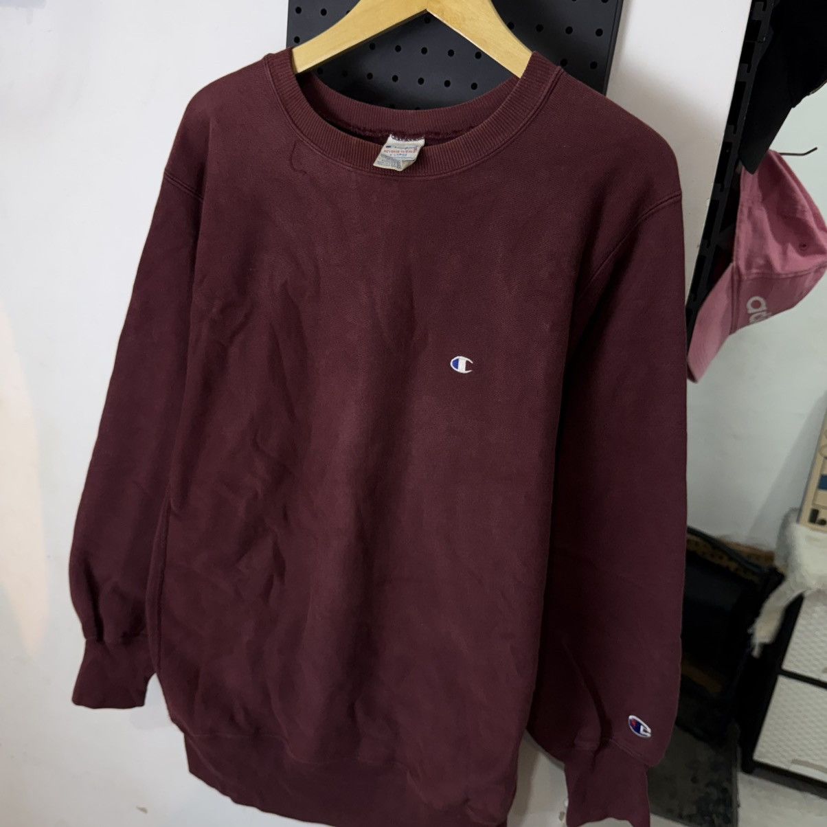 Champion Vintage CHAMPION reverse weave maroon logo sweatshirt Size US XL / EU 56 / 4 - 2 Thumbnail