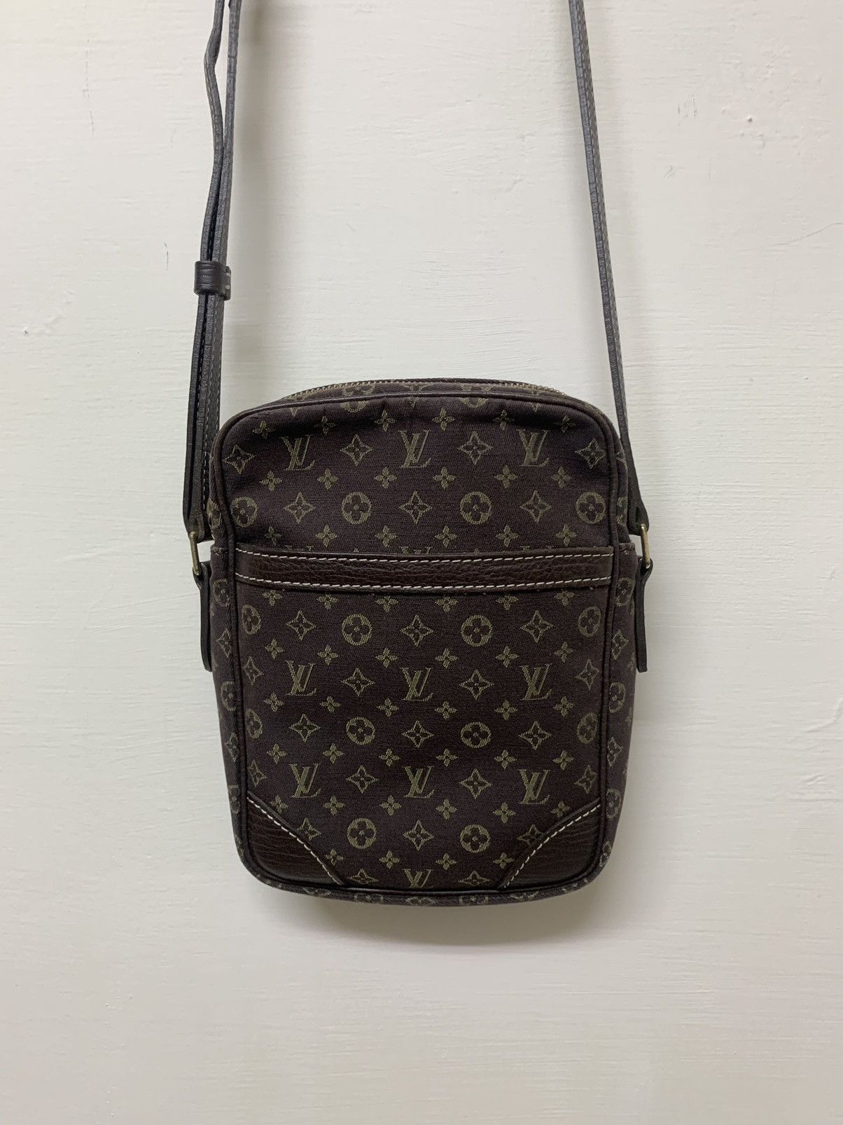 Louis Vuitton Louis Vuitton Monogram Mini Lin Danube Shoulder Bag Size ONE SIZE - 1 Thumbnail