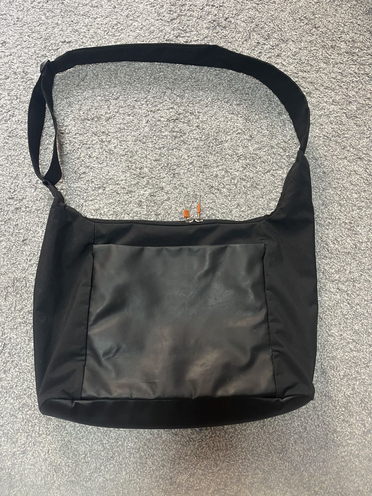 Nike Nike Tech Y2K Gorpcore Style Messenger bag black Size ONE SIZE - 2 Thumbnail