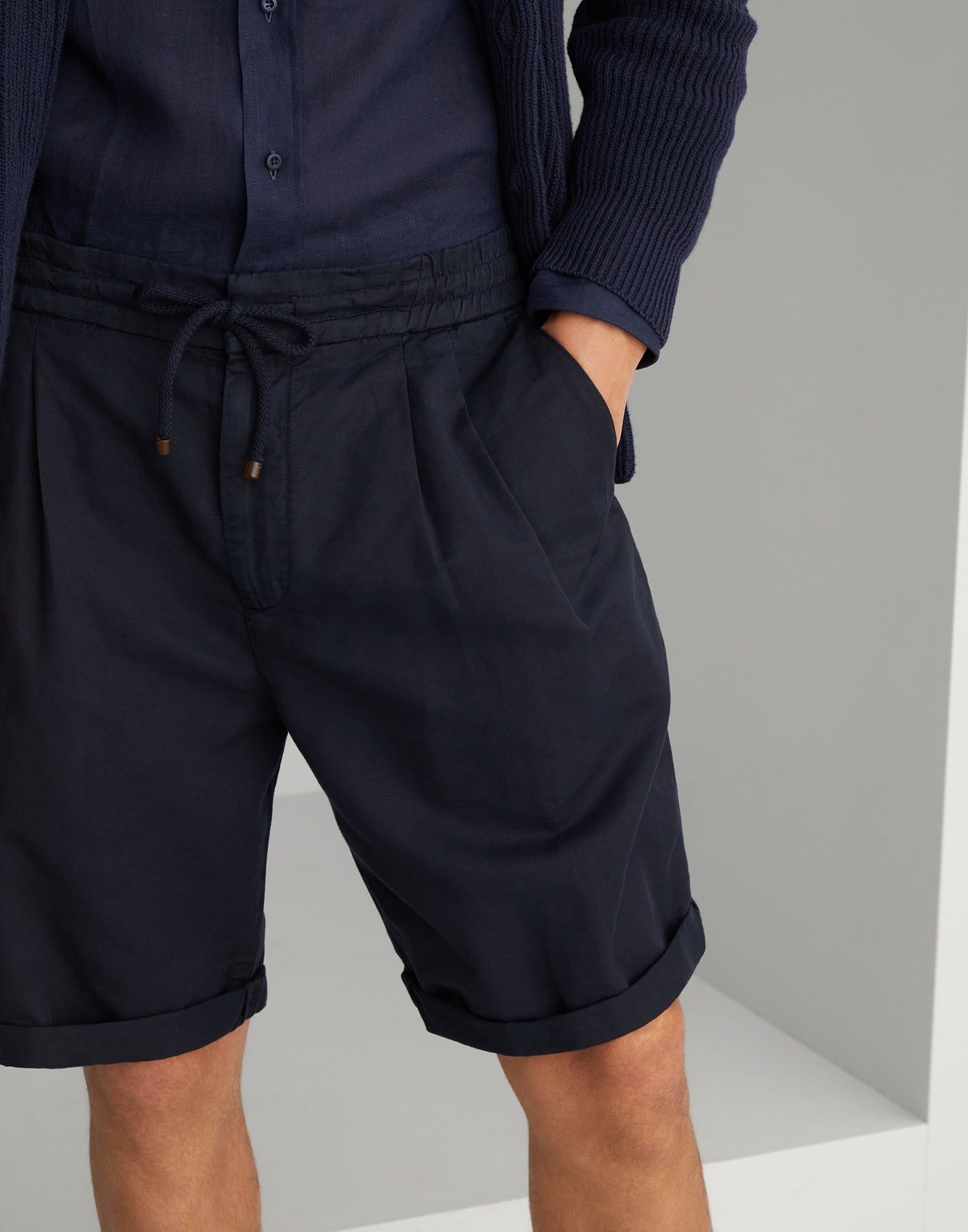 Brunello Cucinelli Dyed Bermuda Shorts in Navy Size US 32 / EU 48 - 3 Thumbnail