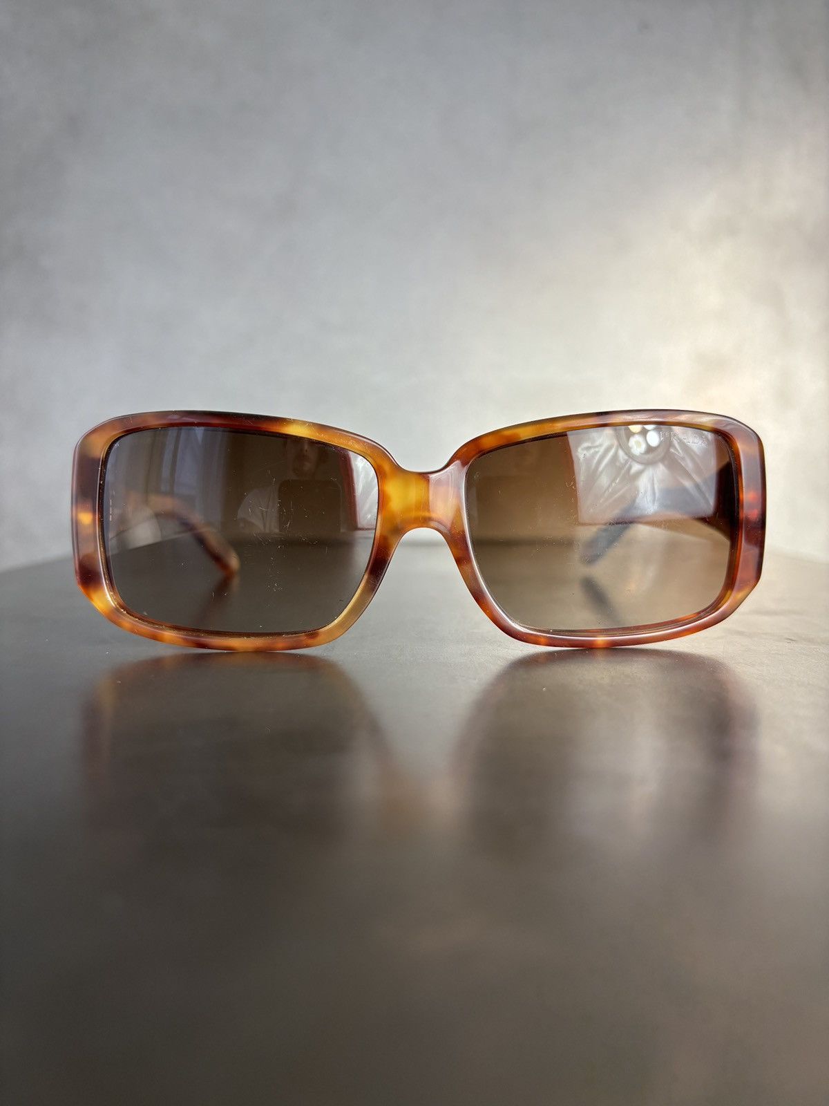 Prada Vintage Prada Sunglasses Triangle Logo SPR 16L 2009 Wayfarer Size ONE SIZE - 5 Thumbnail