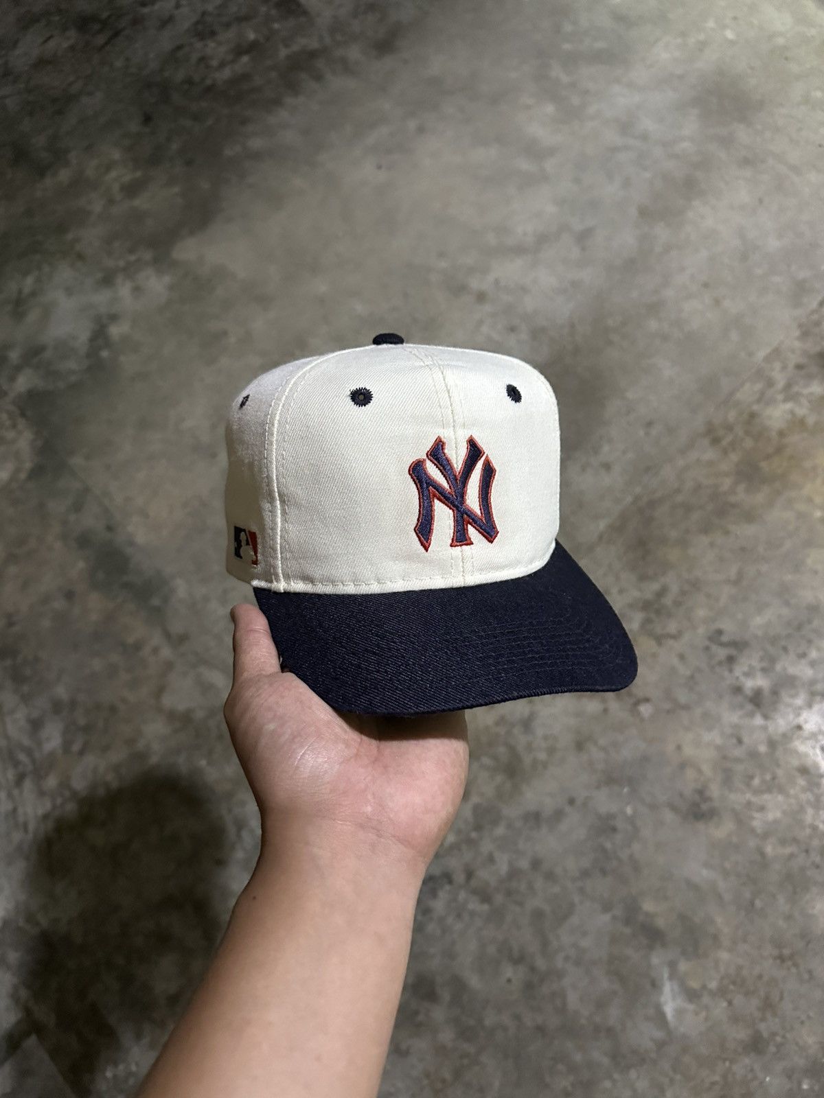 Sports Specialties × Vintage Vintage New York Yankees NY Sports Specialties Side Logo Hat Size ONE SIZE - 1 Thumbnail