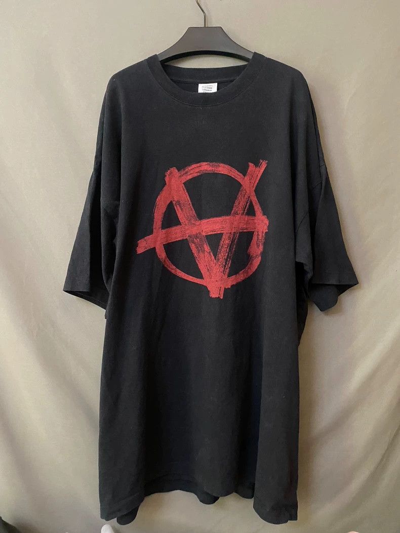 Vetements Vetements Anti-war short-sleeved shirt with a popular logo Size US S / EU 44-46 / 1 - 1 Thumbnail