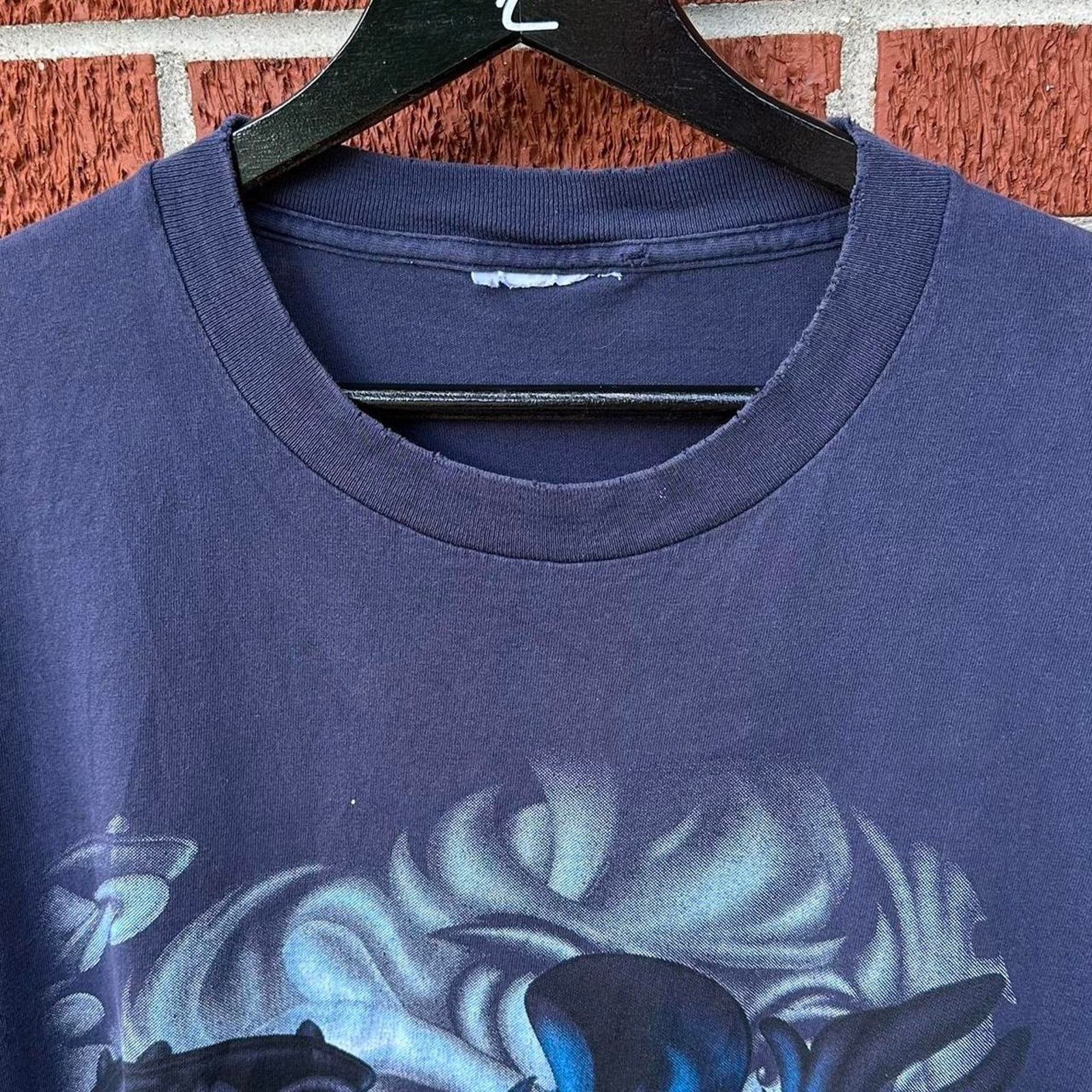 Vintage Vintage thrashed cleveland indians looney tunes shadow tee Size US L / EU 52-54 / 3 - 5 Thumbnail