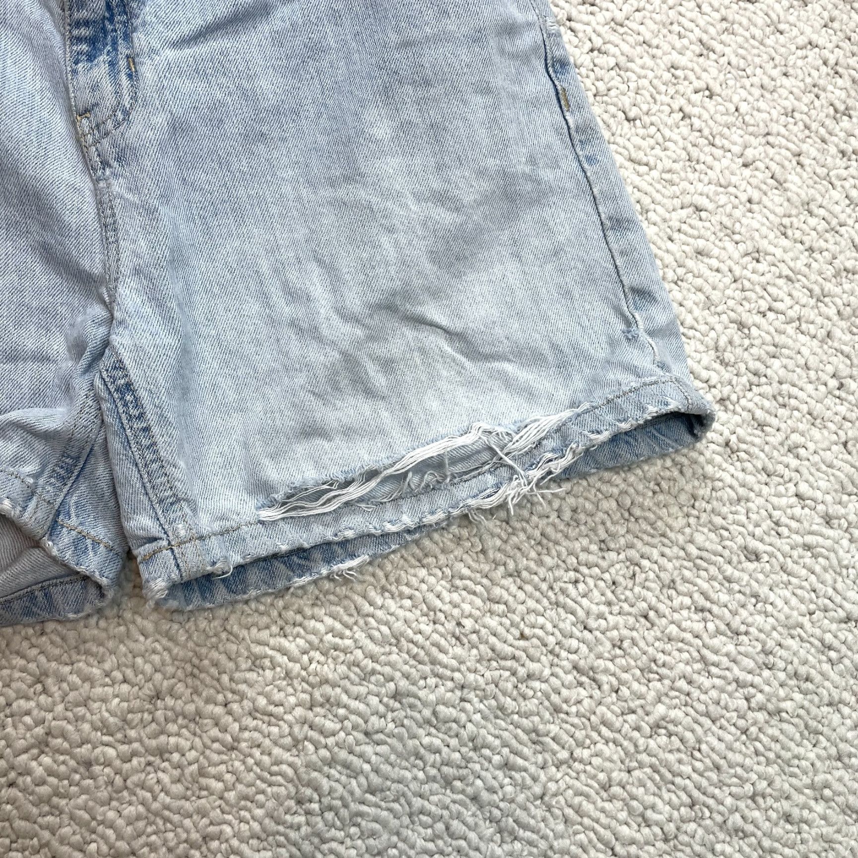 Tommy Hilfiger VINTAGE Tommy Hilfiger Jeans Shorts Womens 8 Petite Blue Denim Light Wash Boyfriend Fit Size 30" / US 8 / IT 44 - 3 Thumbnail
