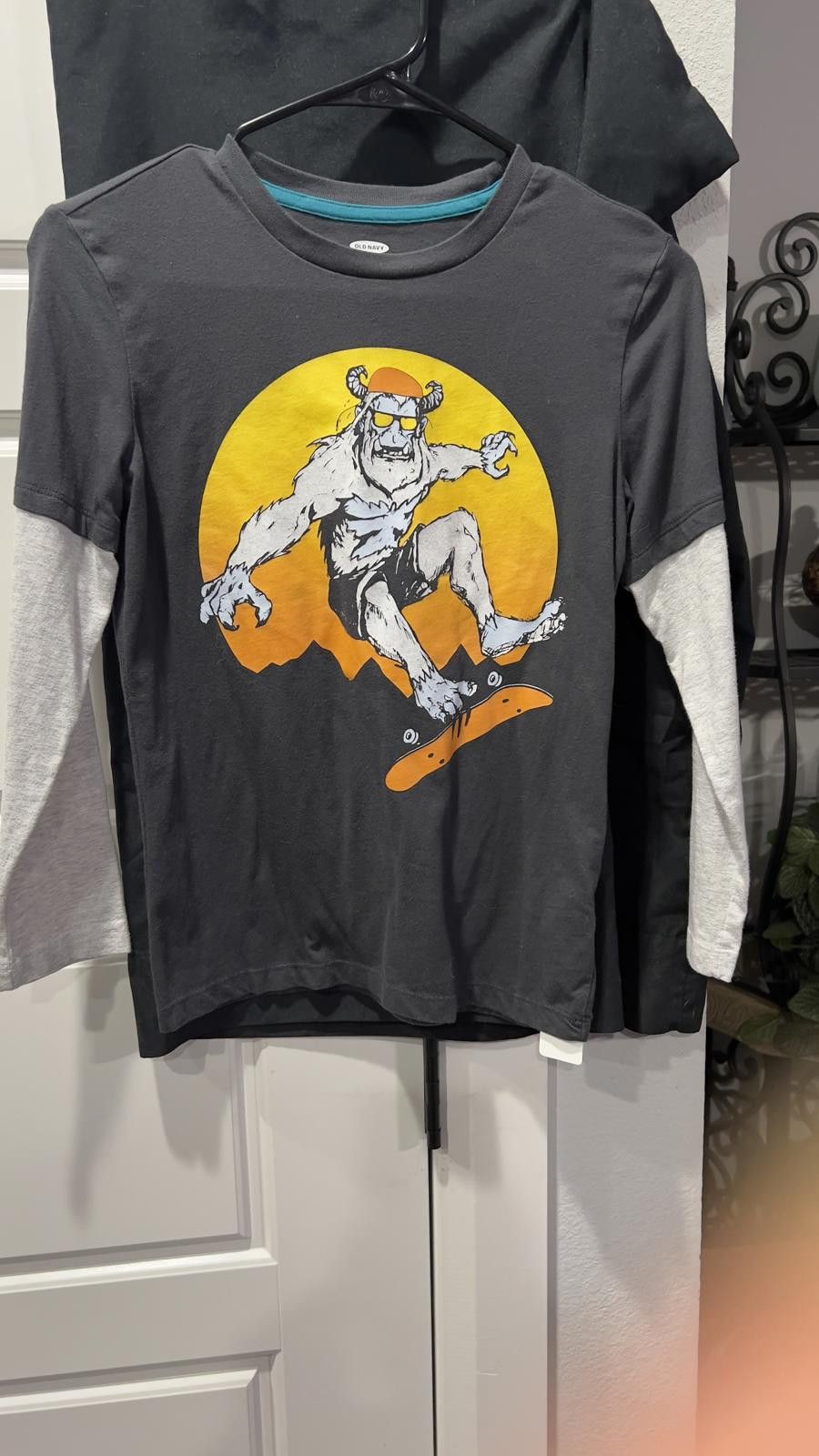 Old Navy Old Navy Youth Skateboarding Graphic Long Sleeve Tee Size US L / EU 52-54 / 3 - 1 Thumbnail