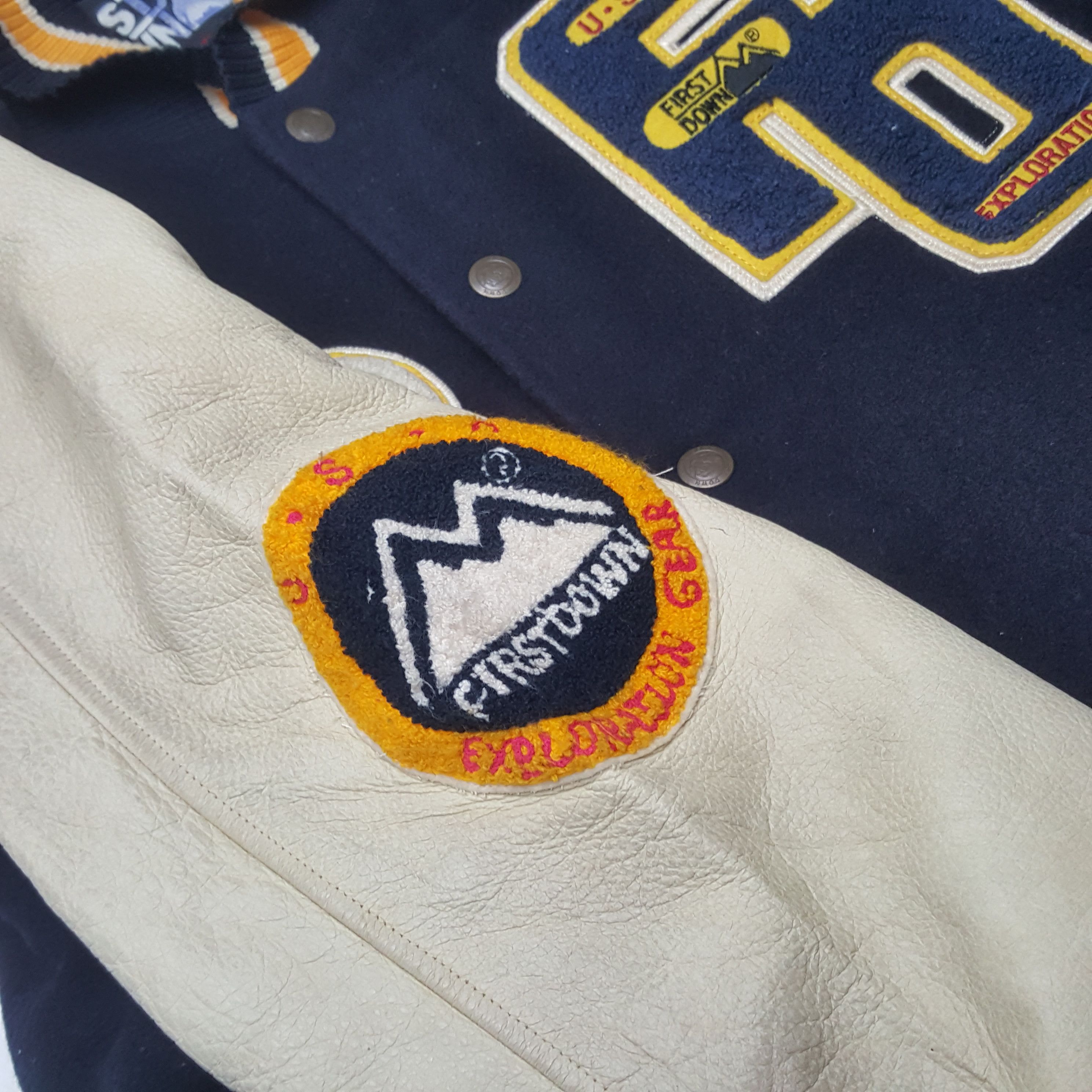 Vintage FIRST DOWN Exploration USA Varsity Jacket C291N34 Size US XL / EU 56 / 4 - 8 Thumbnail