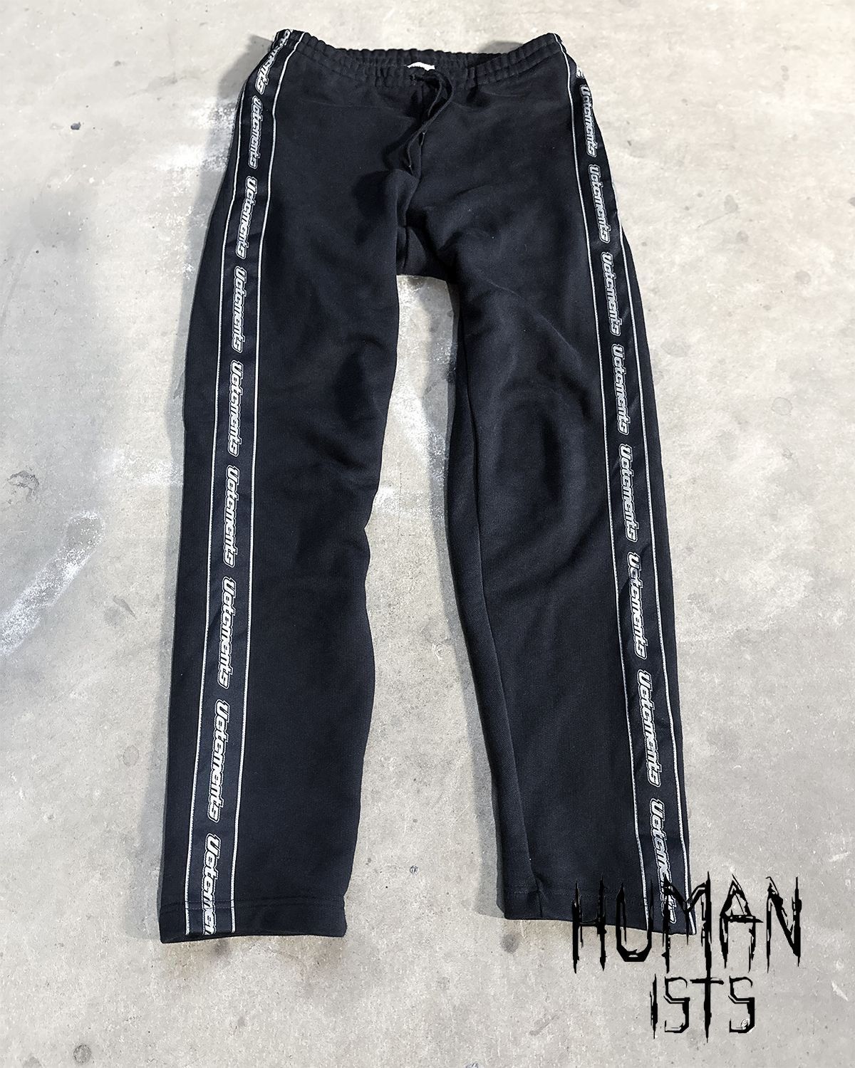 Vetements S/S18 NAVY STRIPE LOGO SWEATPANTS Size US 28 / EU 44 - 1 Thumbnail