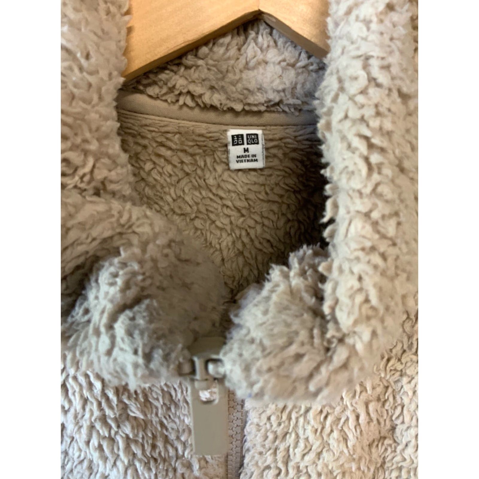 Uniqlo VINTAGE Uniqlo Jacket Womens Medium Beige Sherpa Fleece Zip Casual Soft Cozy Size M / US 6-8 / IT 42-44 - 2 Thumbnail