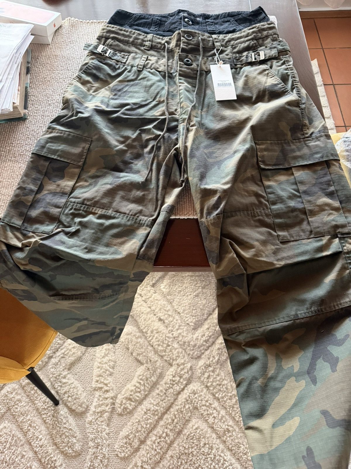 PROJECT G/R PROJECT G/R 3 LAYERD CARGO CAMO PANTS Size US 33 - 1 Thumbnail