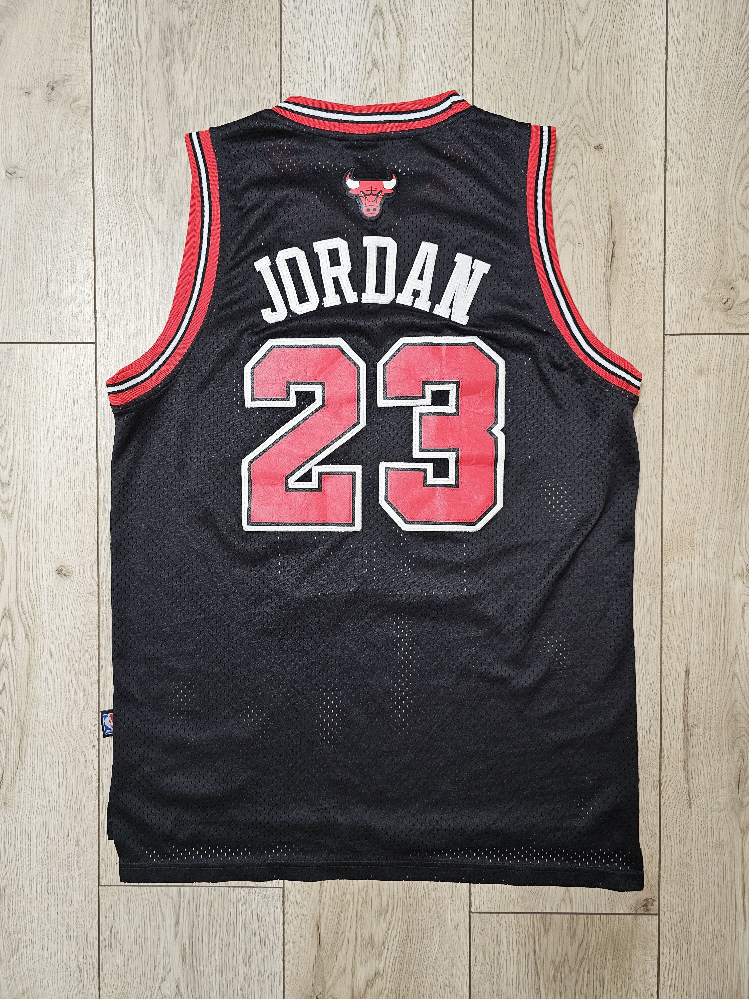 NBA × Vintage CHICAGO BULLS NIKE VINTAGE JORDAN JERSEY BASKETBALL SHIRT Size US M / EU 48-50 / 2 - 2 Thumbnail