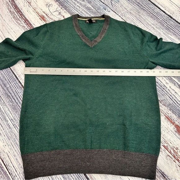 Banana Republic Banana Republic 100% Merino Wool Green V-Neck Sweater with G Size US L / EU 52-54 / 3 - 6 Thumbnail