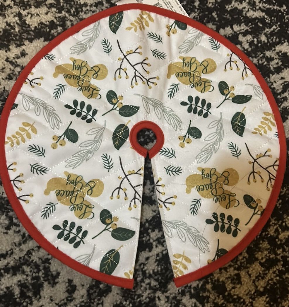 Disney Disney x Hallmark Keepsake 12" Mini Christmas Tree Skirt Size ONE SIZE - 4 Thumbnail